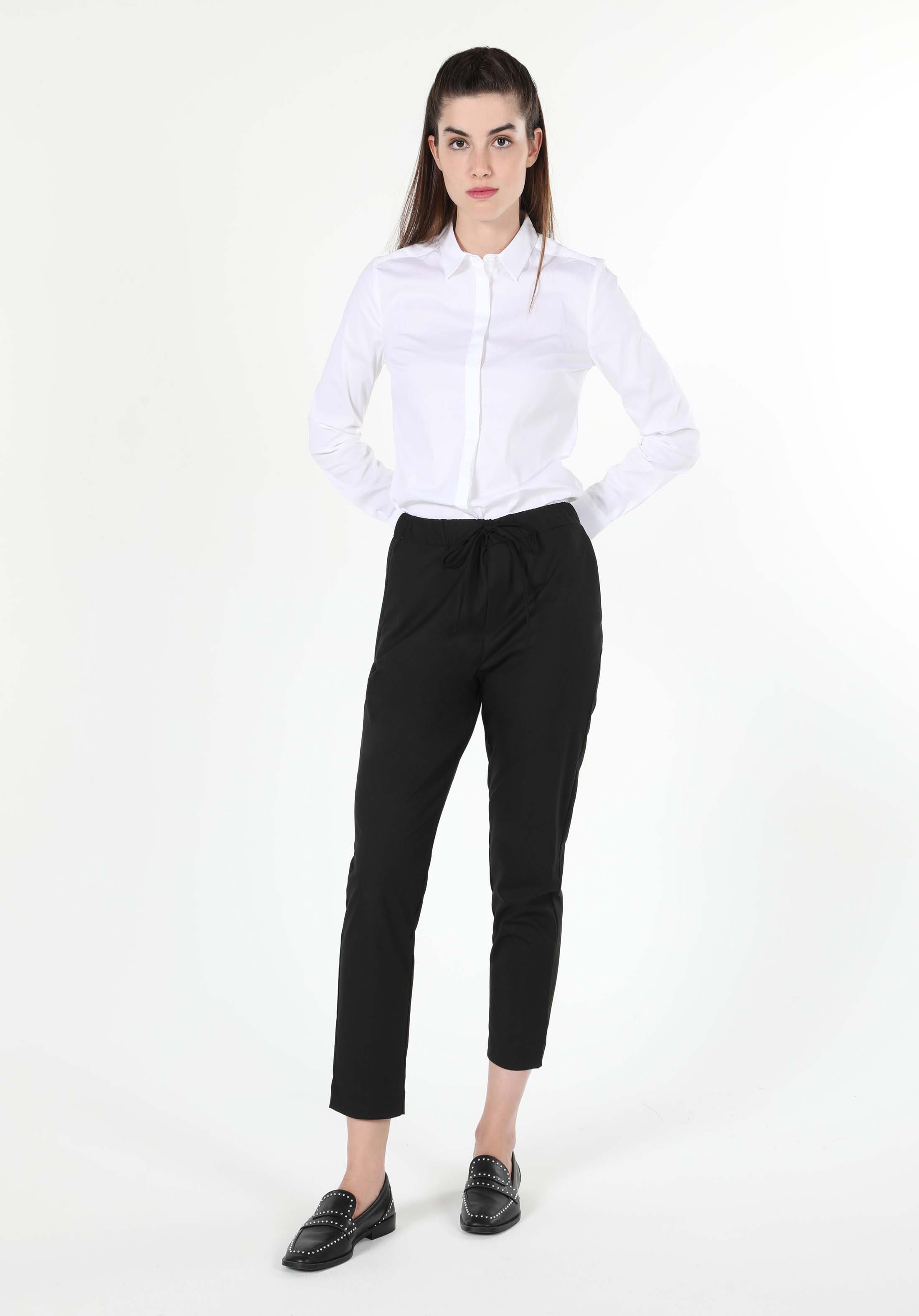 Regular Fit Düşük Bel Düz Paça Kadın Siyah  Pantolon