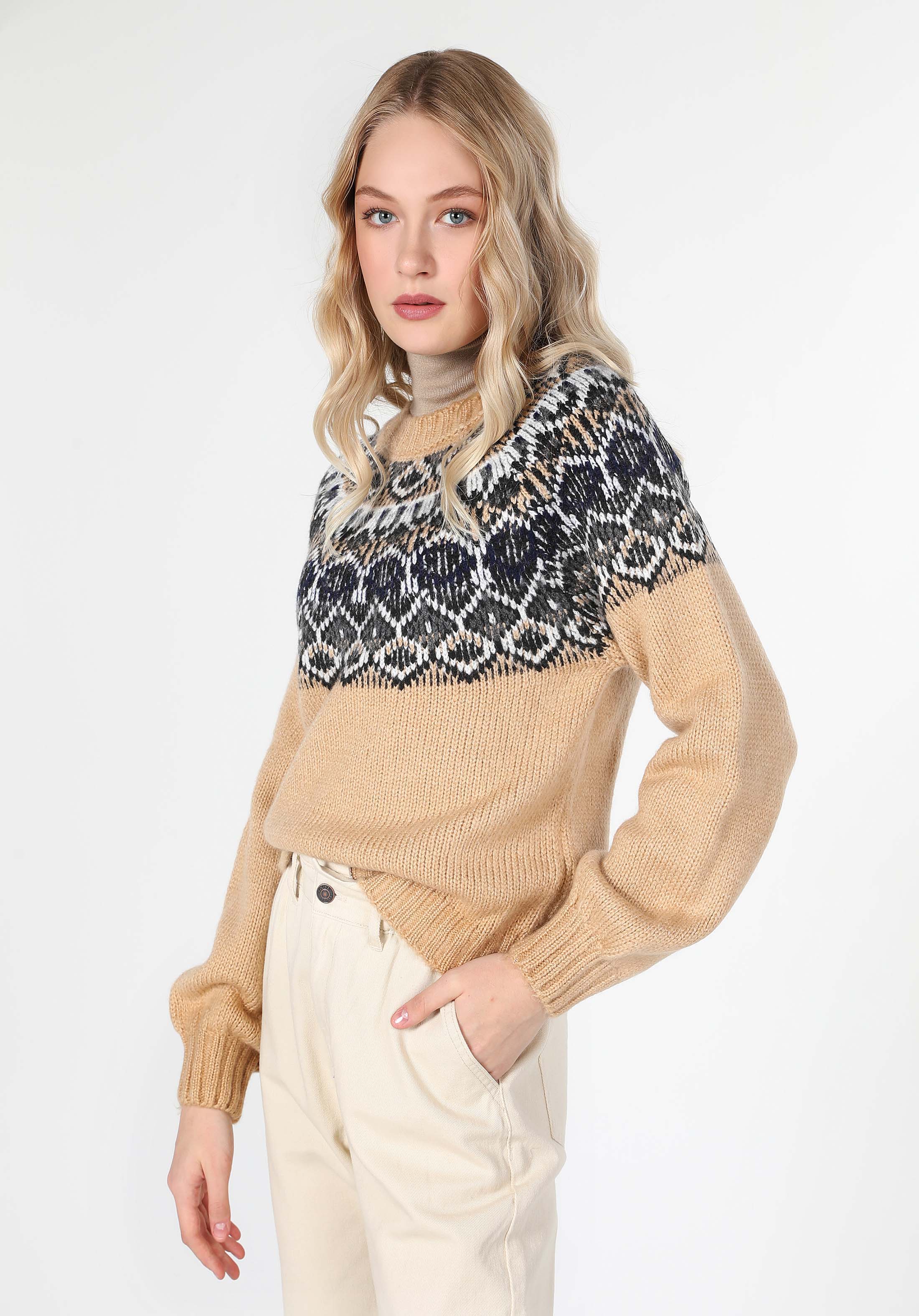 Regular Fit Yuvarlak Yaka Etnik Kadın Bej Kazak