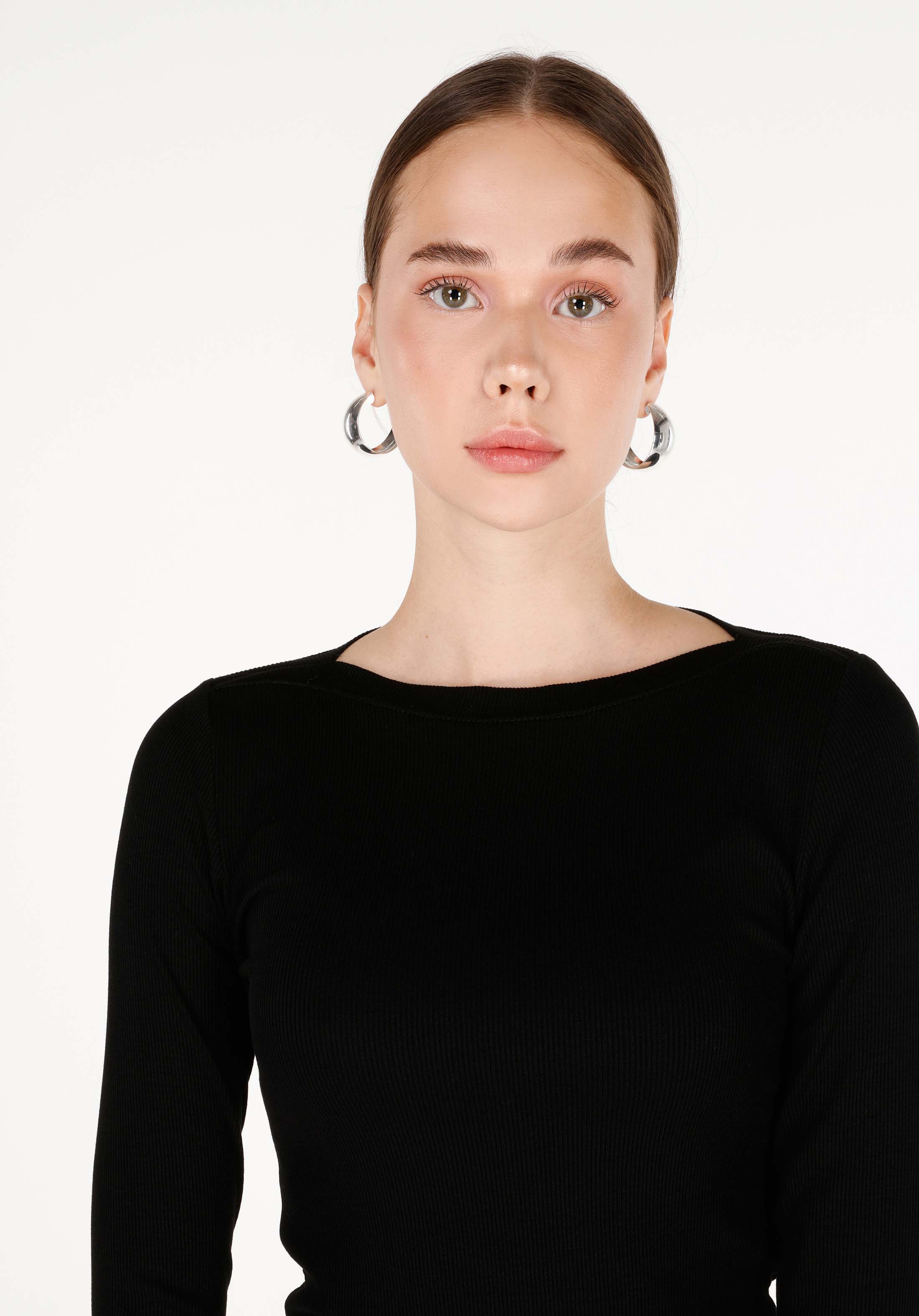 Slim Fit Kayık Yaka Düz Kadın Siyah Uzun Kol Tişört