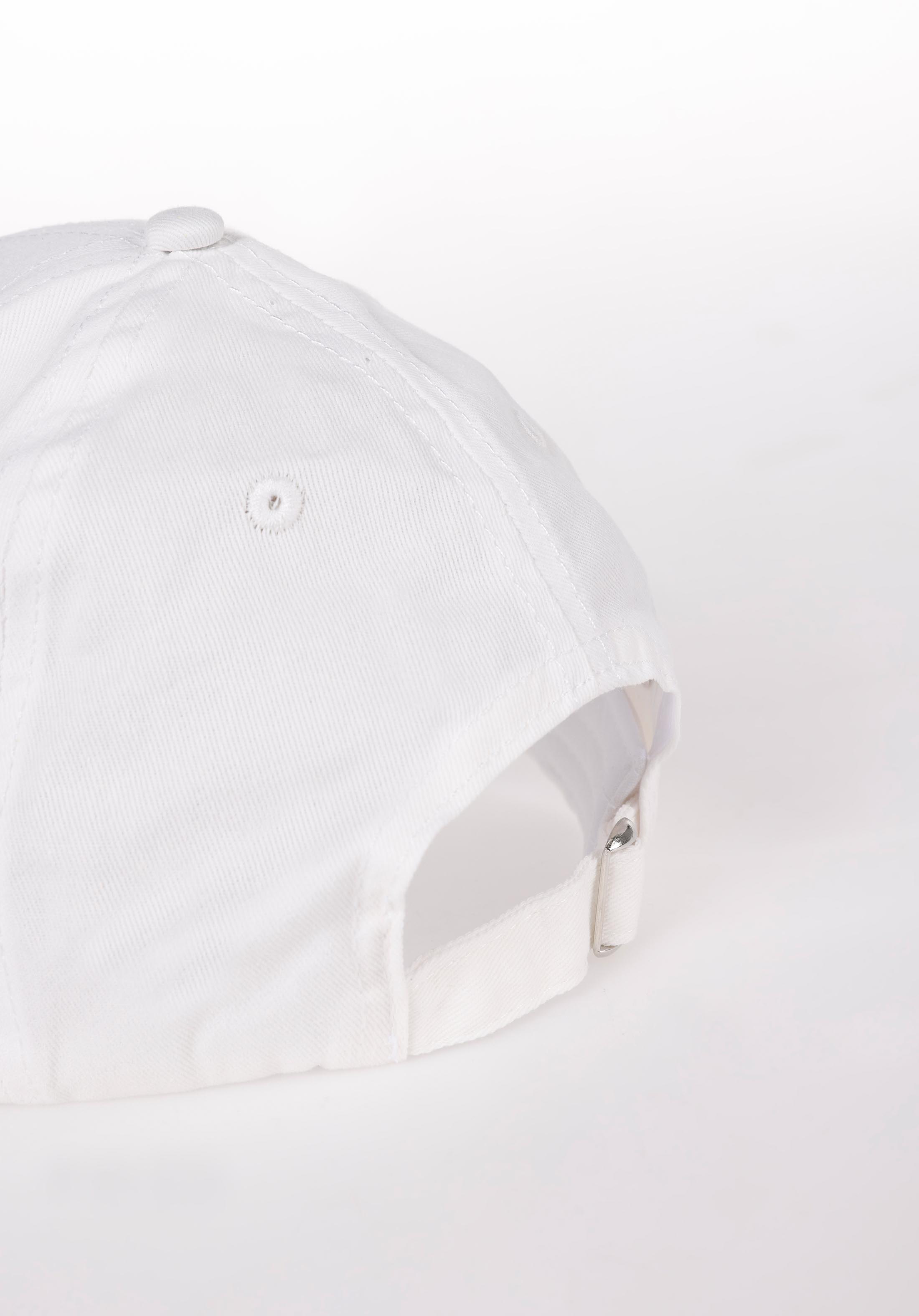 Kadın  Beyaz Şapka