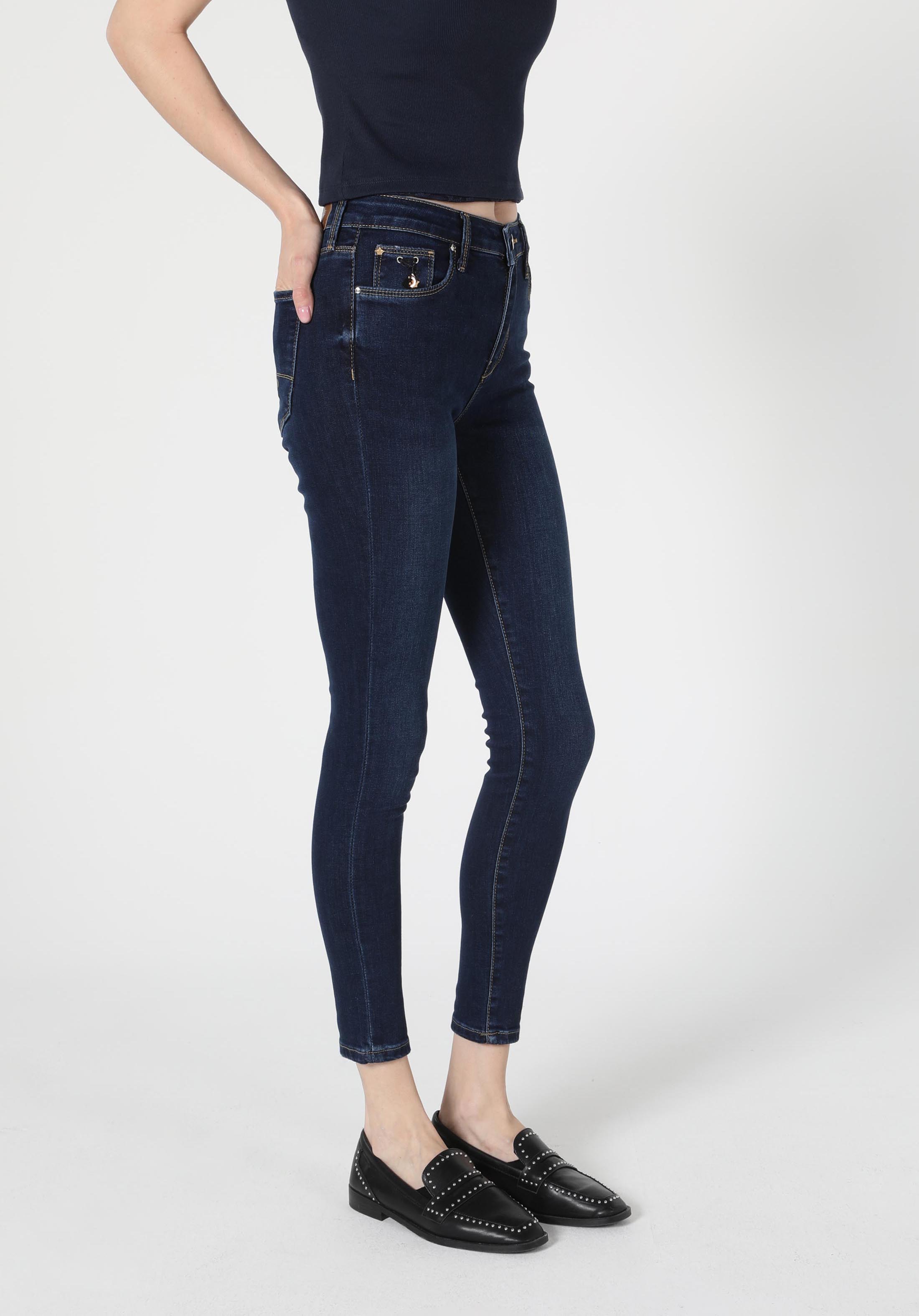 Super Slim Fit Orta Bel Dar Paça Kadın İndigo Jean Pantolon