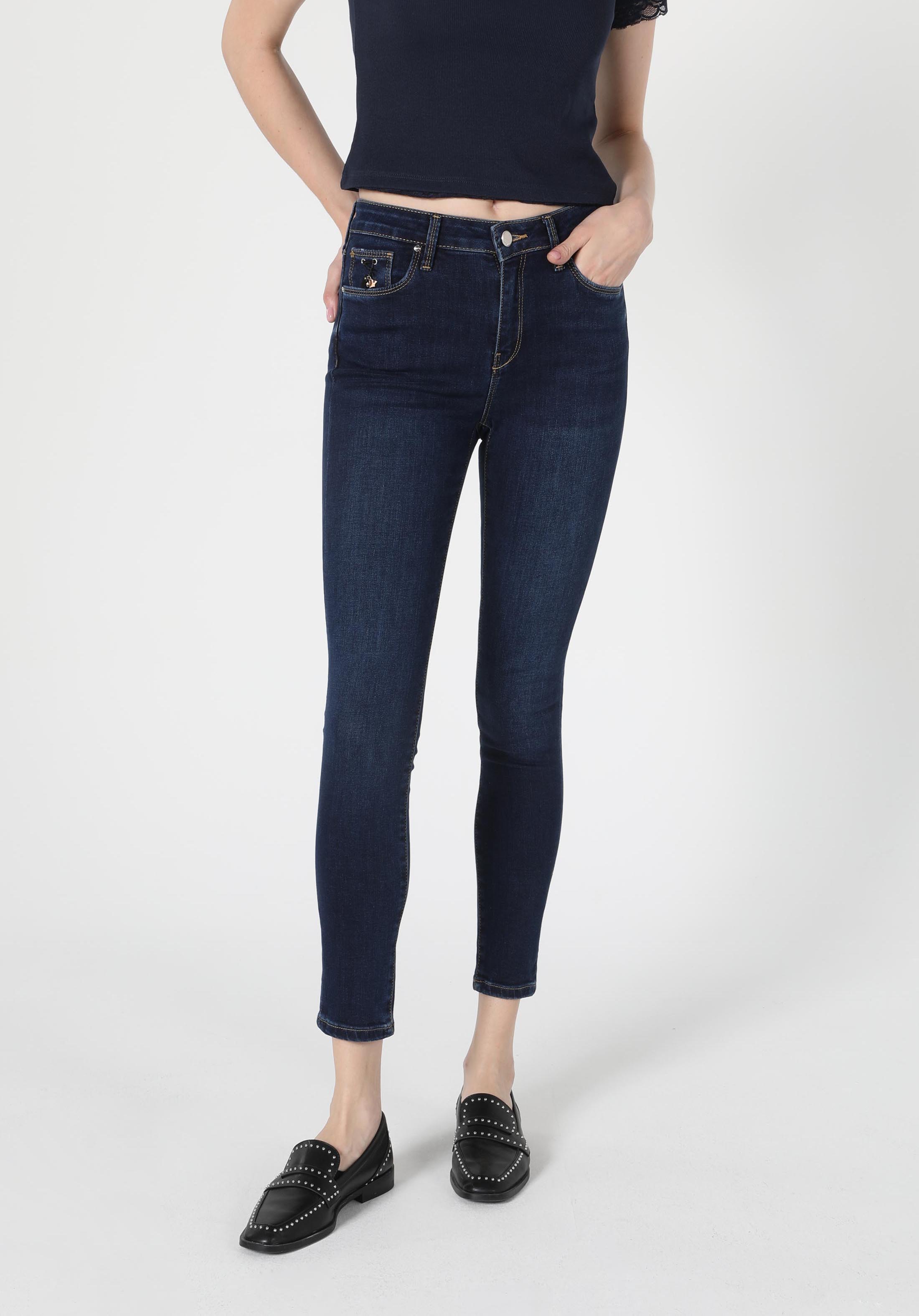 Super Slim Fit Orta Bel Dar Paça Kadın İndigo Jean Pantolon