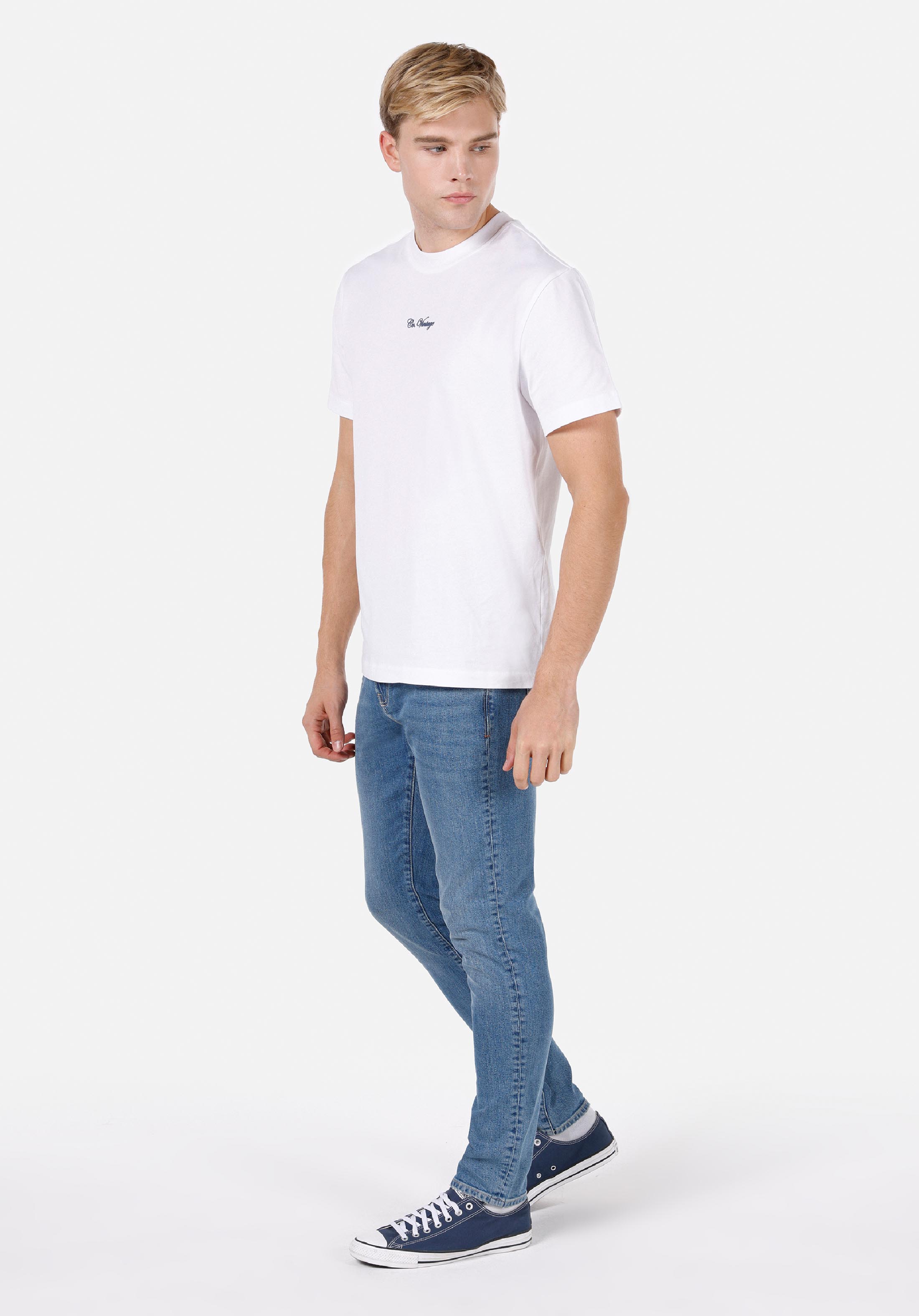 Comfort Fit Yuvarlak Yaka Nakışlı Erkek Beyaz Kısa Kol Tişört