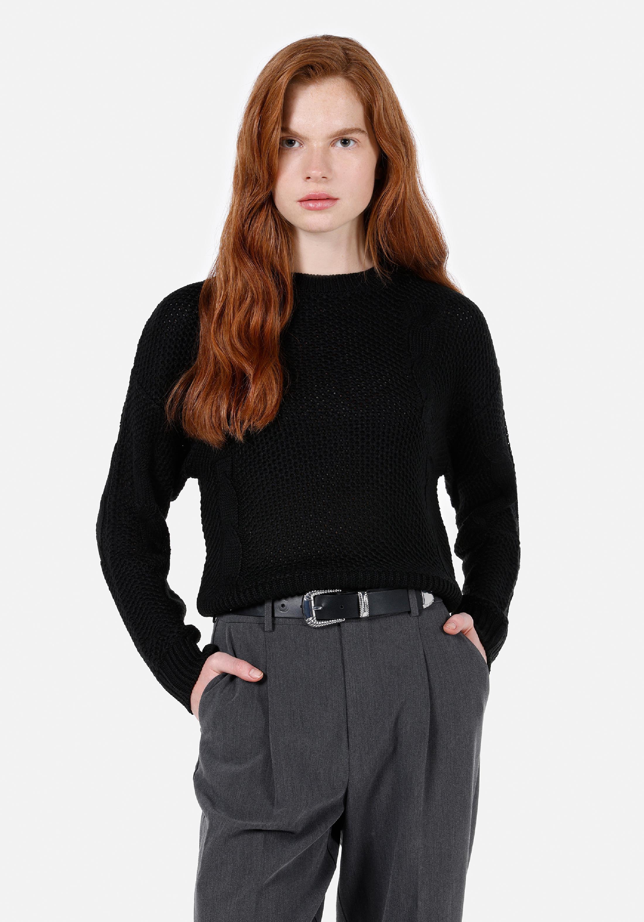 Regular Fit Yuvarlak Yaka Düz Kadın Siyah Kazak