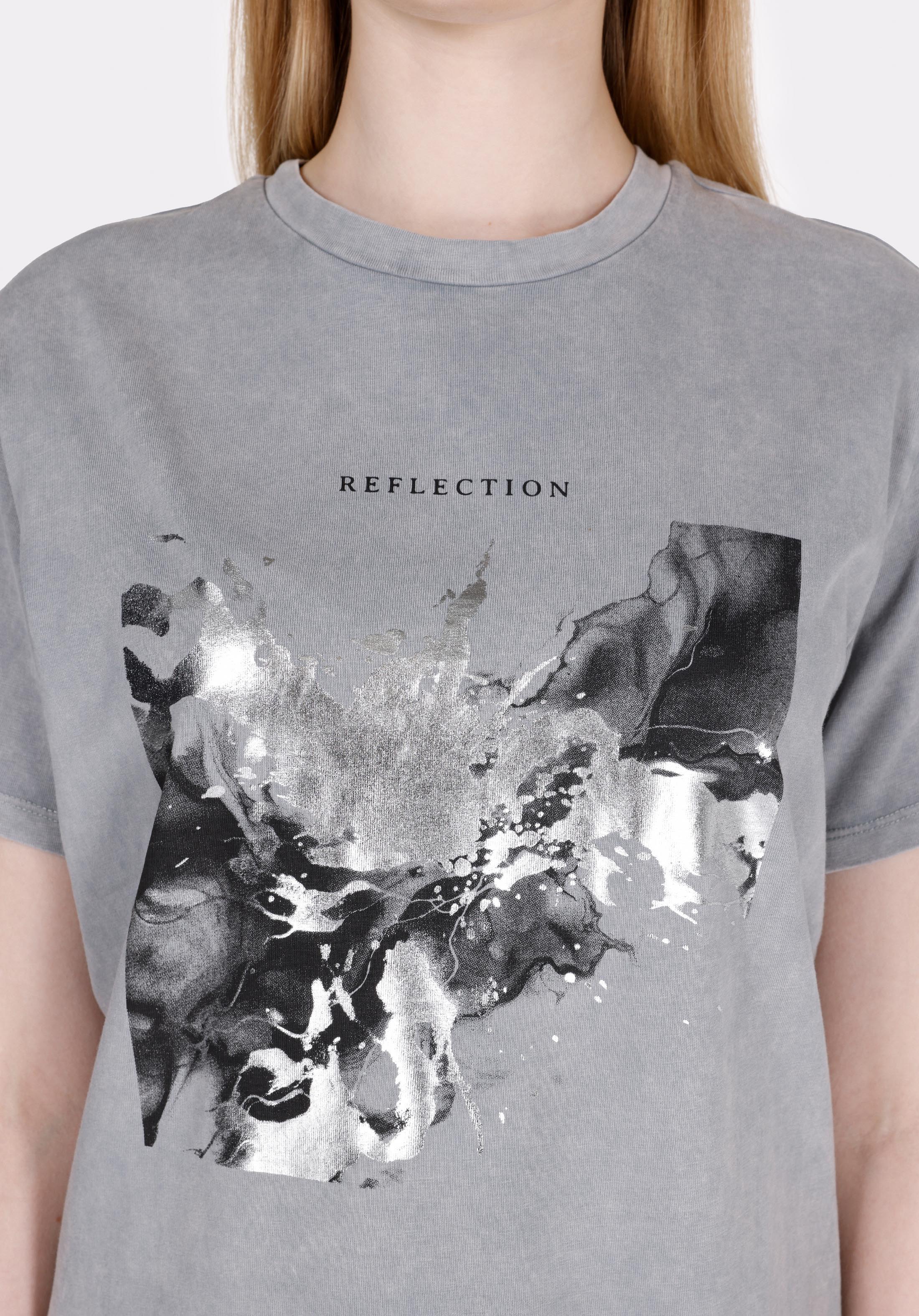 Regular Fit Yuvarlak Yaka Baskılı Kadın Gri Kısa Kol Tişört