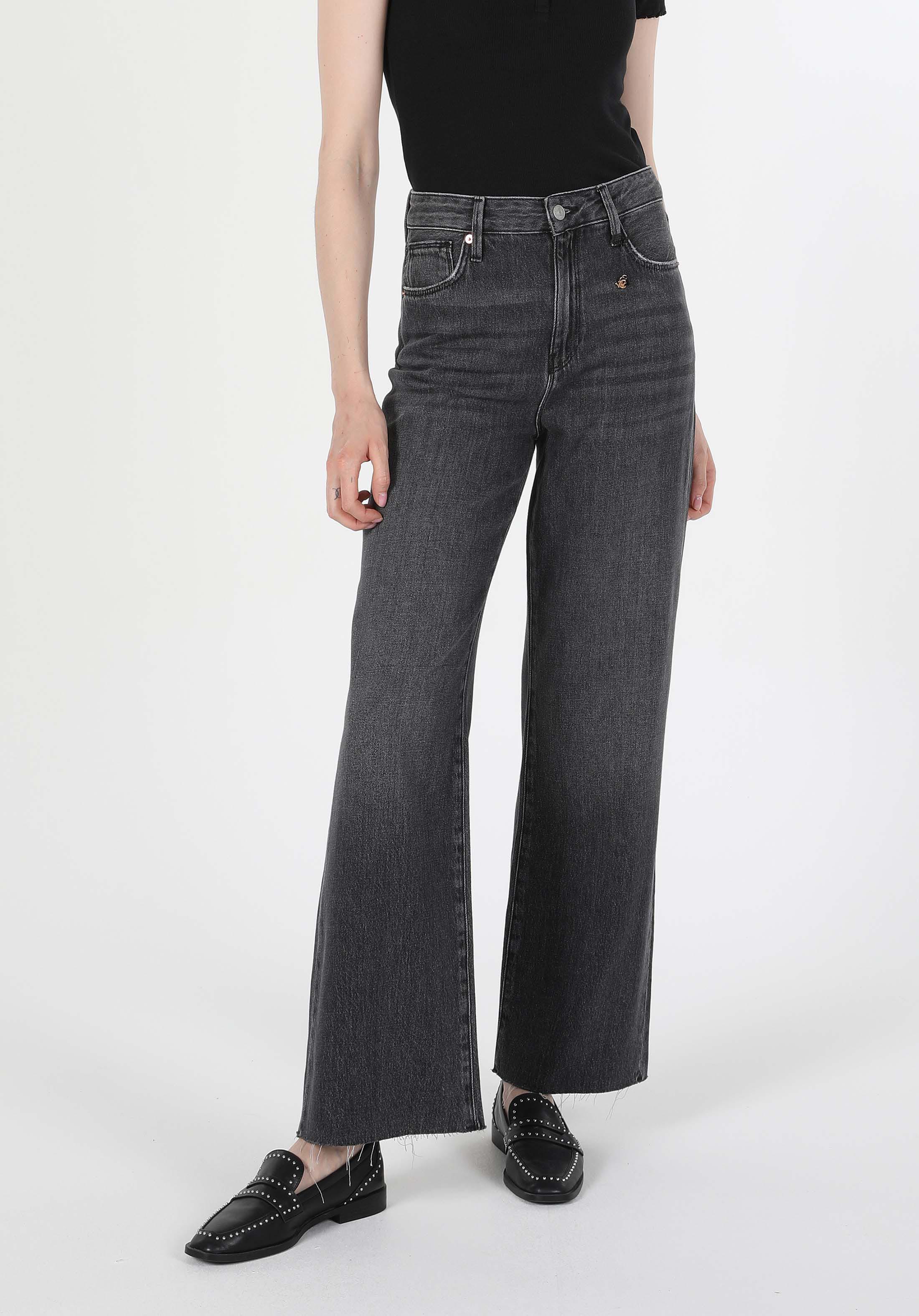 Regular Fit Yüksel Bel Geniş Paça Kadın Denim Jean Pantolon