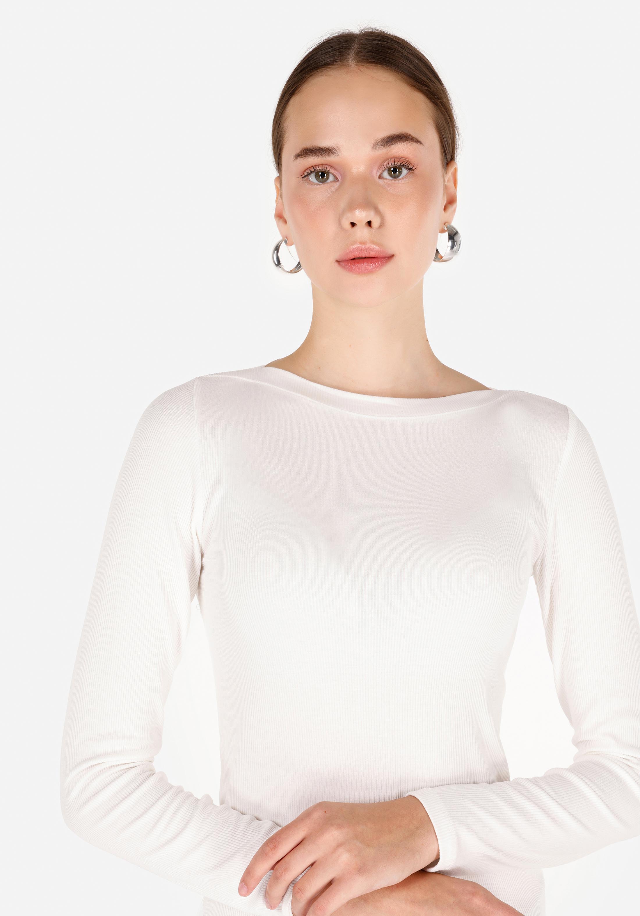Slim Fit Kayık Yaka Düz Kadın Beyaz Uzun Kol Tişört