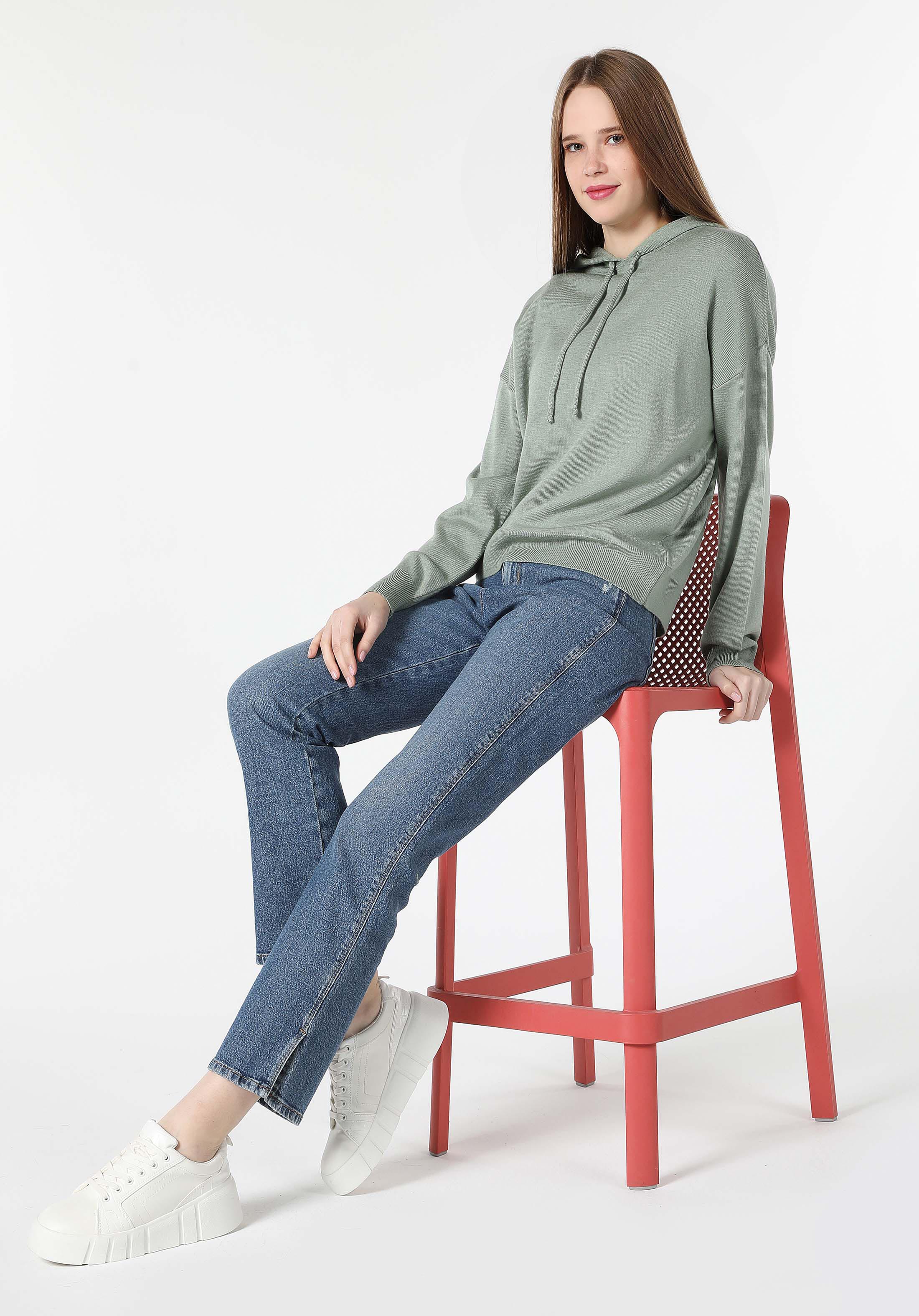 Regular Fit Kapüşonlu Düz Kadın Yeşil Kazak