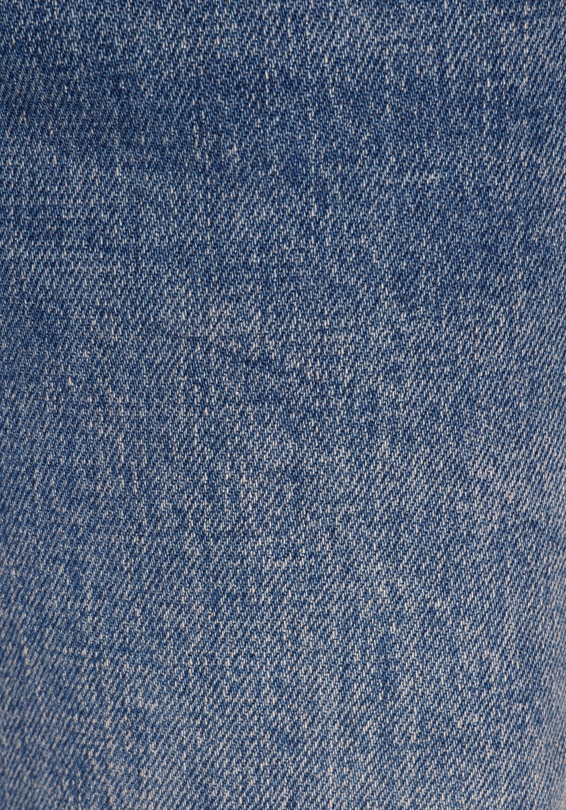 Straight Fit Orta Bel Düz Paça Kadın İndigo Jean Pantolon