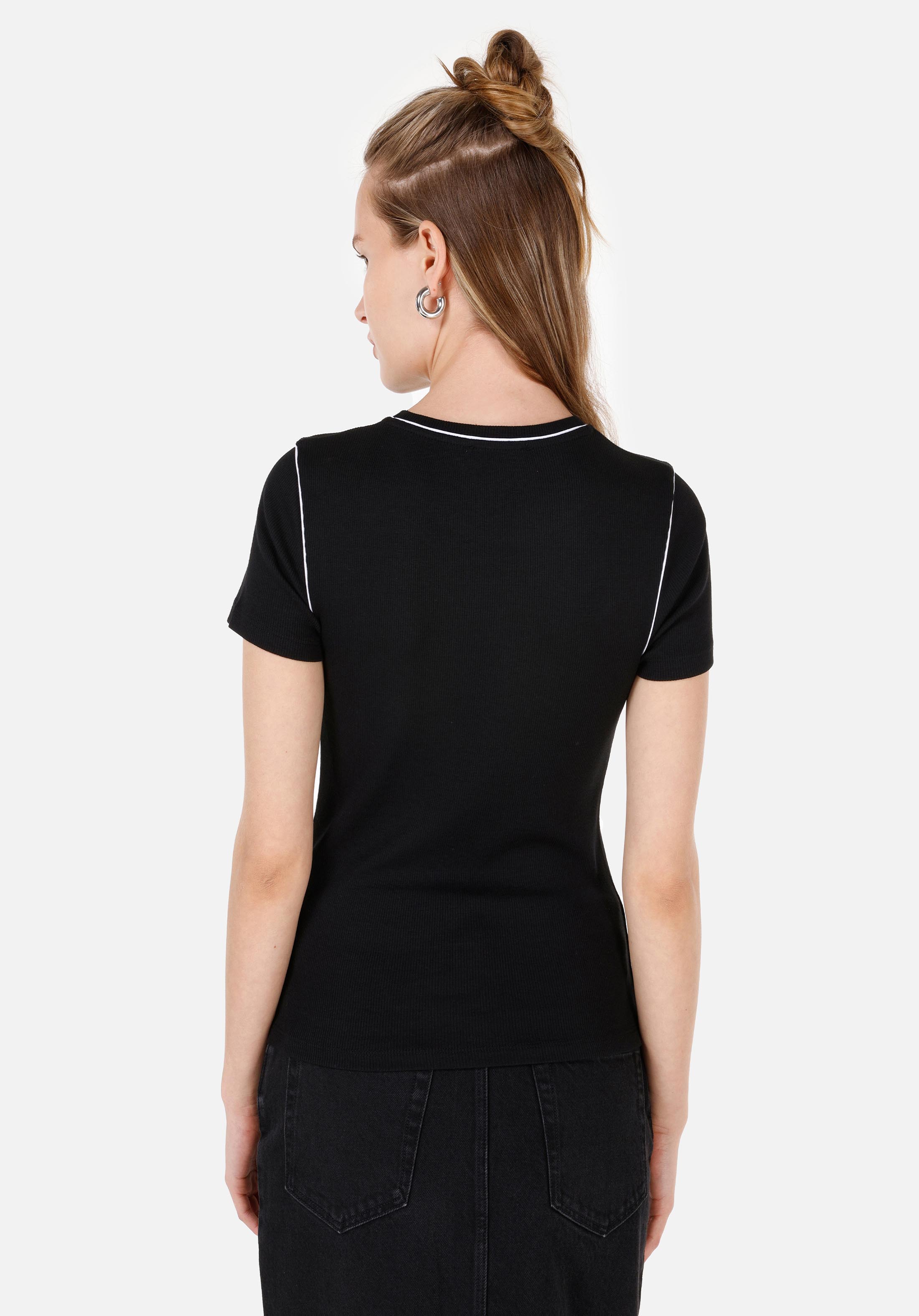 Slim Fit Yuvarlak Yaka Düz Kadın Siyah Kısa Kol Tişört