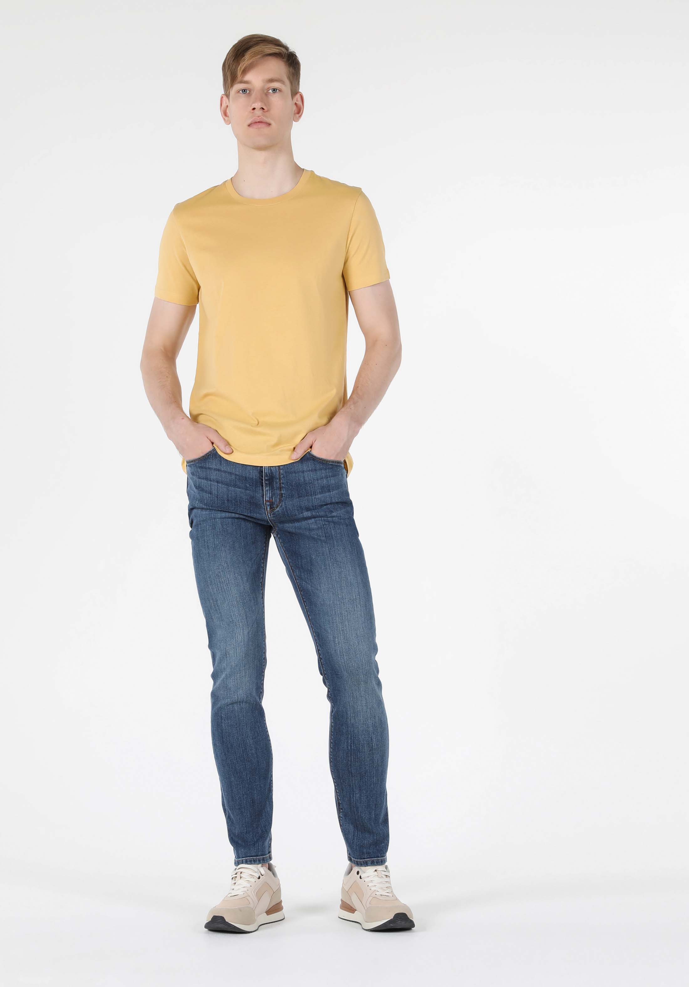 Classic Fit Yuvarlak Yaka Düz Erkek Sari Kısa Kol Tişört