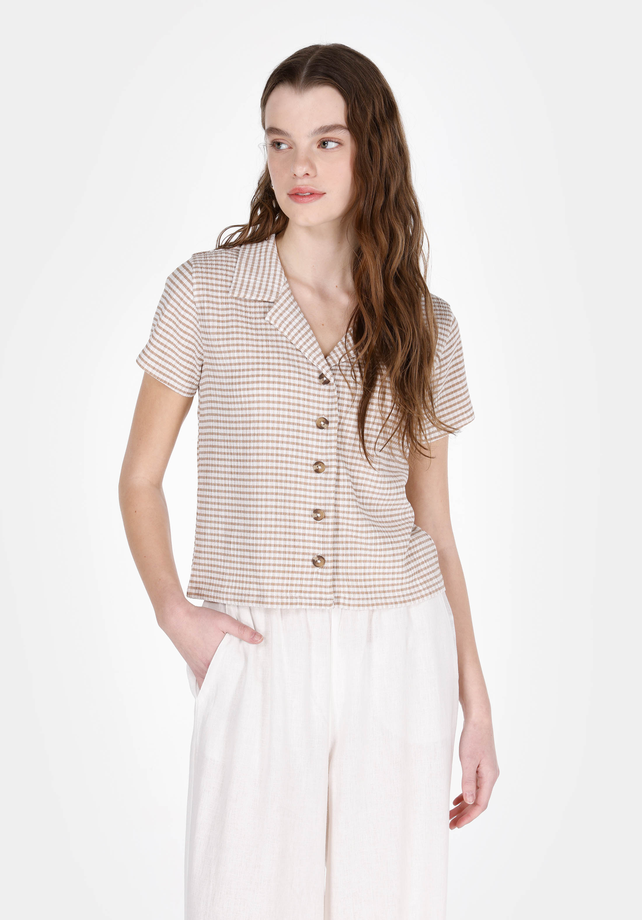 Slim Fit Polo Yaka Kareli Kadın Bej Kısa Kol Tişört