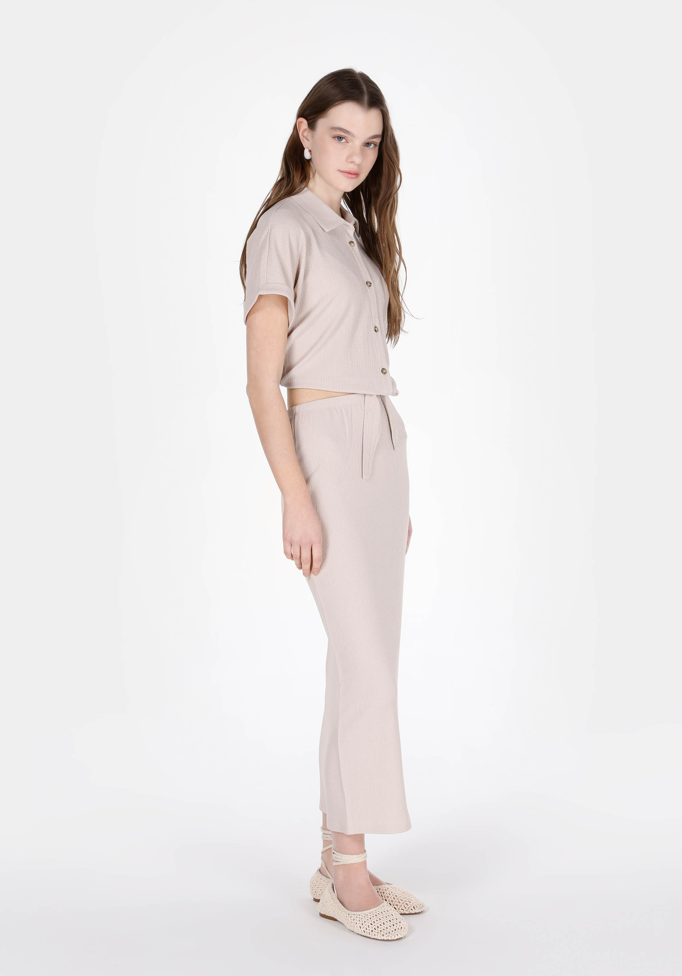 Regular Fit Shirt Neck Jakarlı Kadın Bej Kısa Kol Tişört