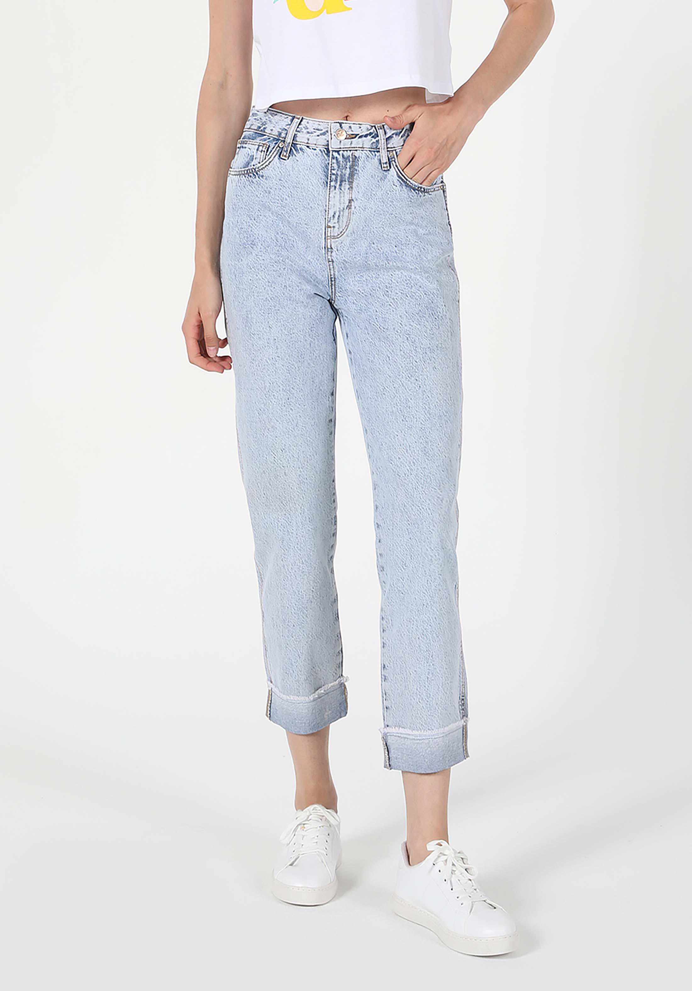 Boyfriend Fit Orta Bel Daralan Paça Kadın Denim Jean Pantolon