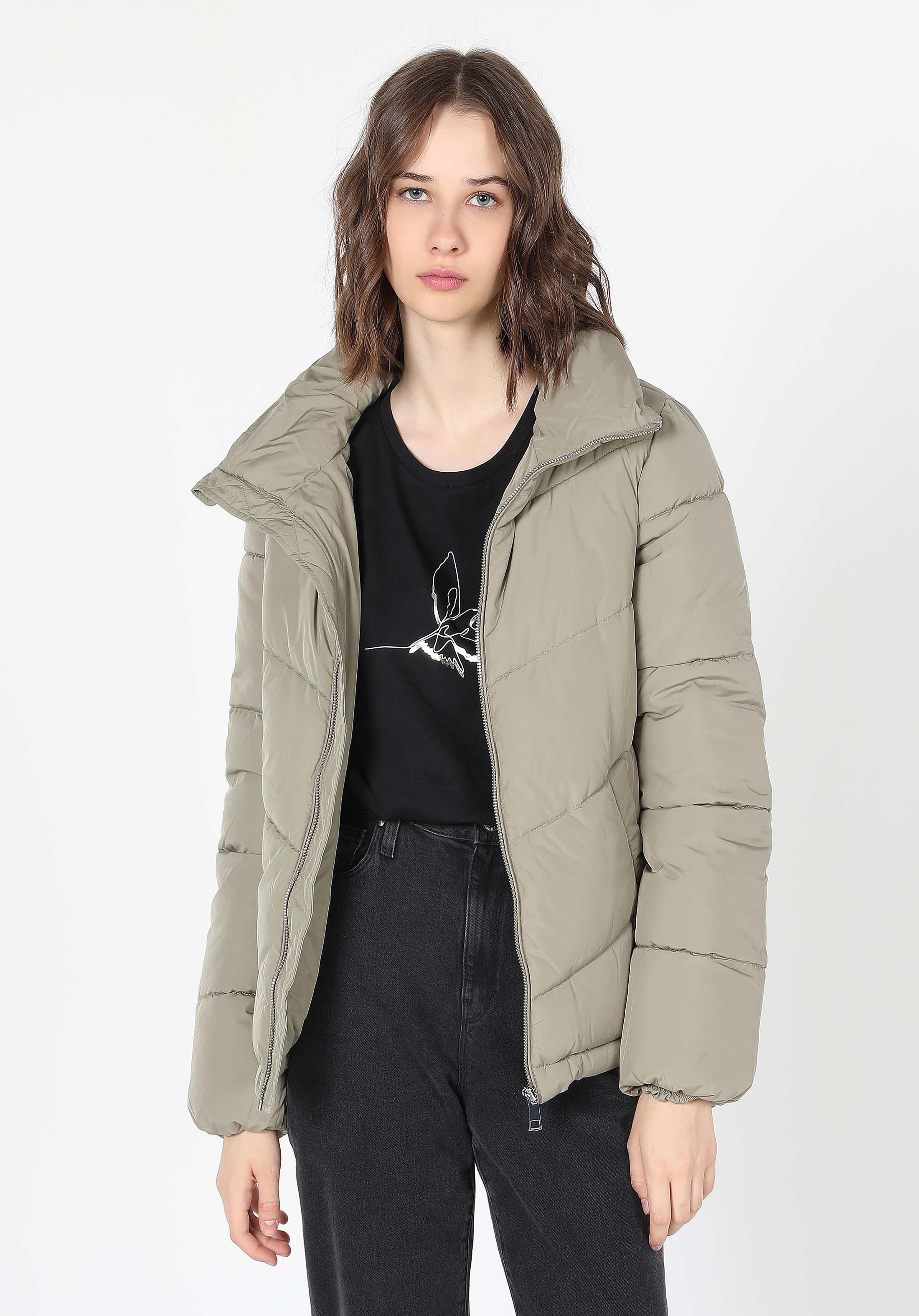 Regular Fit Dik Yaka Fermuarlı Astarlı  Kadın Yeşil Mont