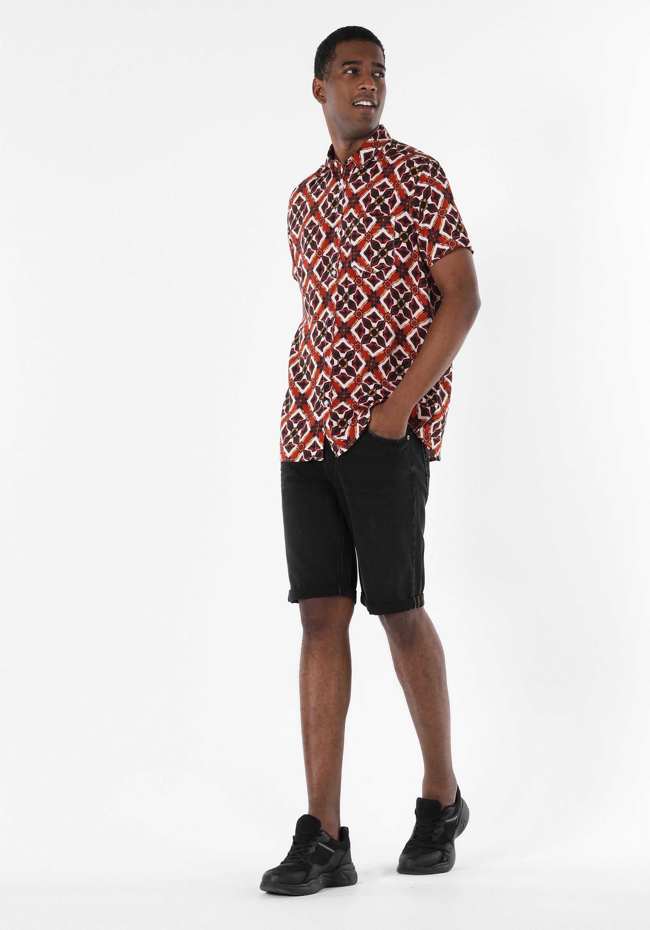 Regular Fit Shirt Neck Baskılı Erkek Kahverengi Kısa Kol Gömlek Cl1058051