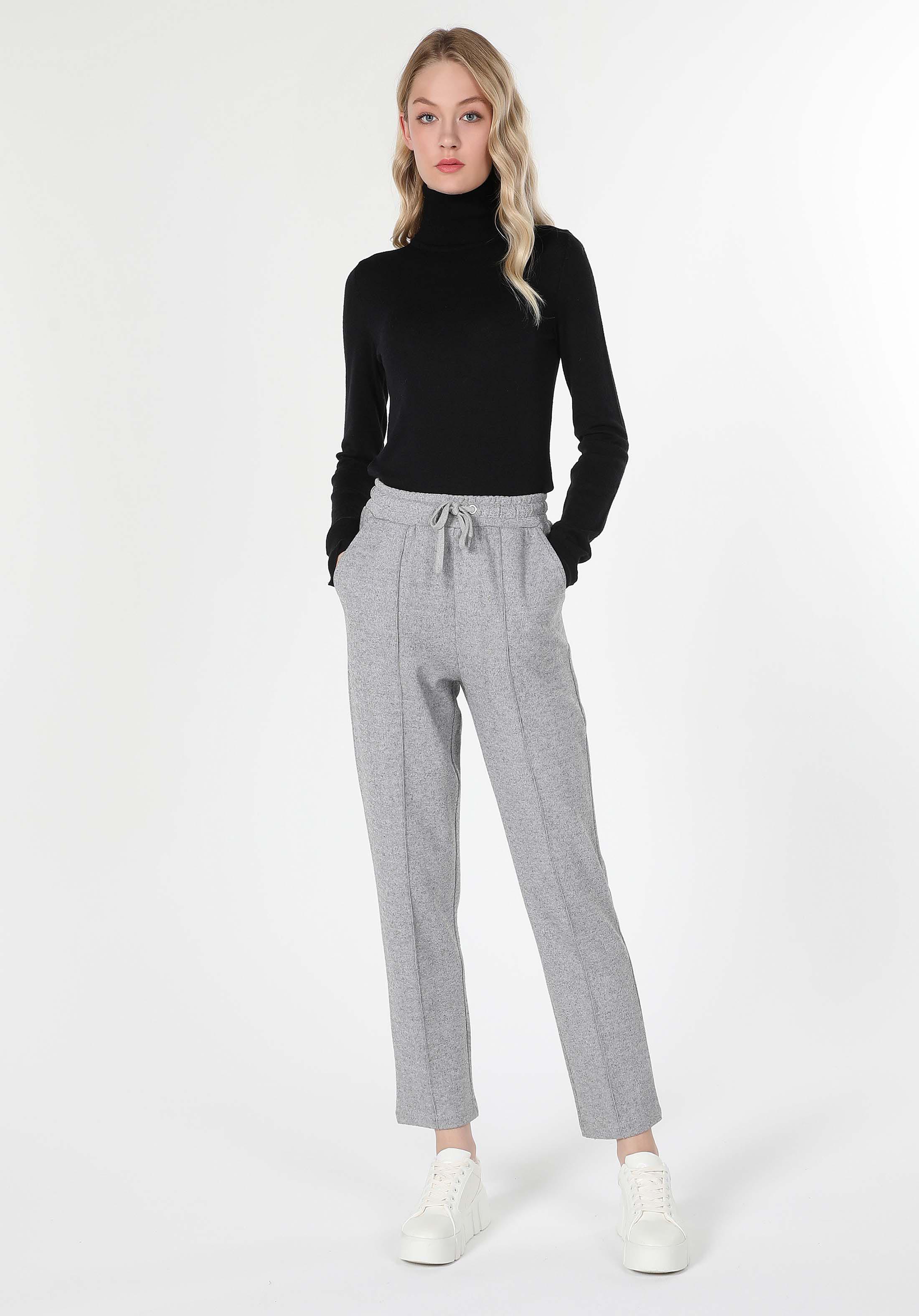 Slim Fit Balıkçı Yaka Düz Kadın Siyah Kazak