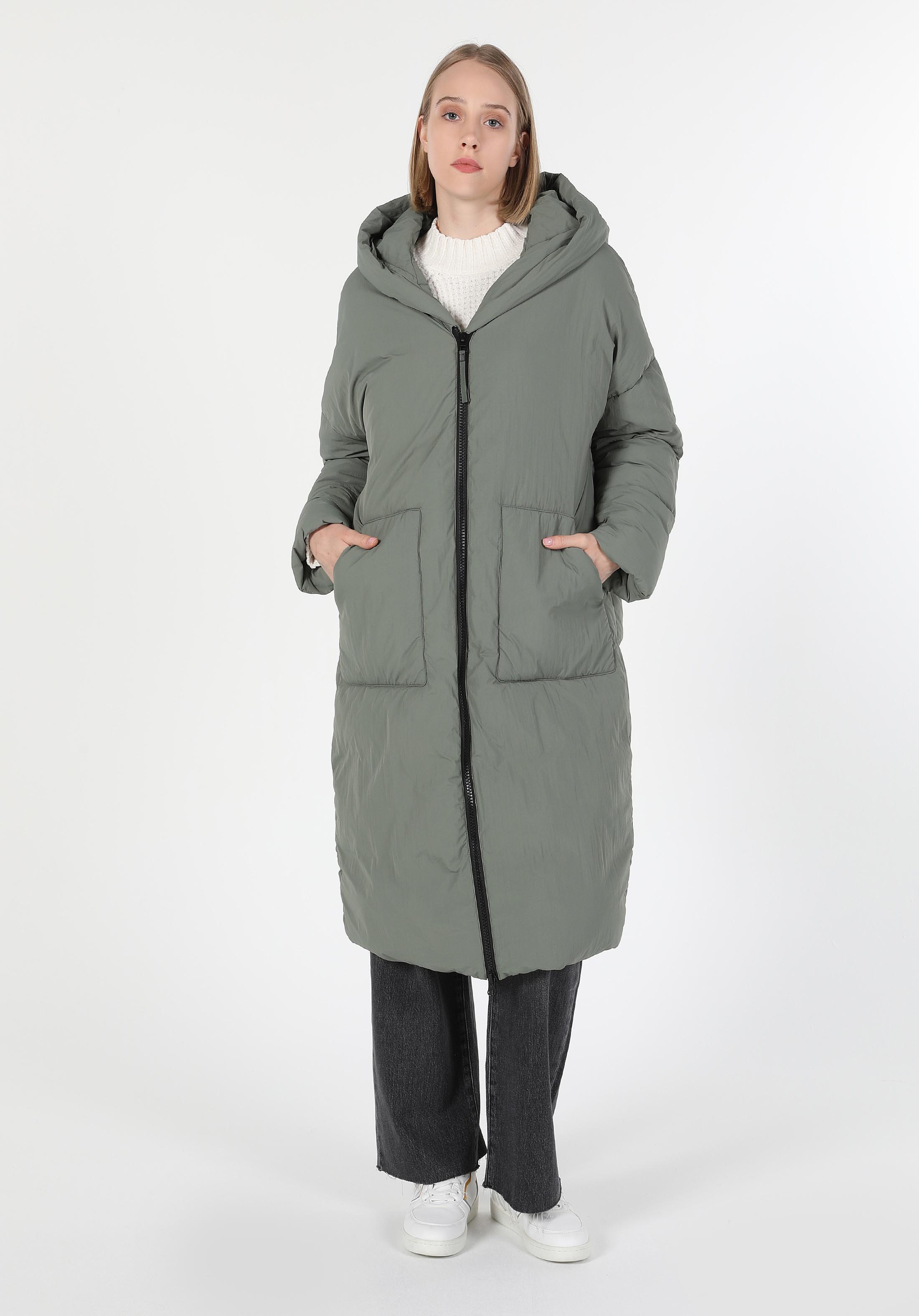 Regular Fit Kapüşonlu Fermuarlı Astarlı  Kadın Yeşil Kaban