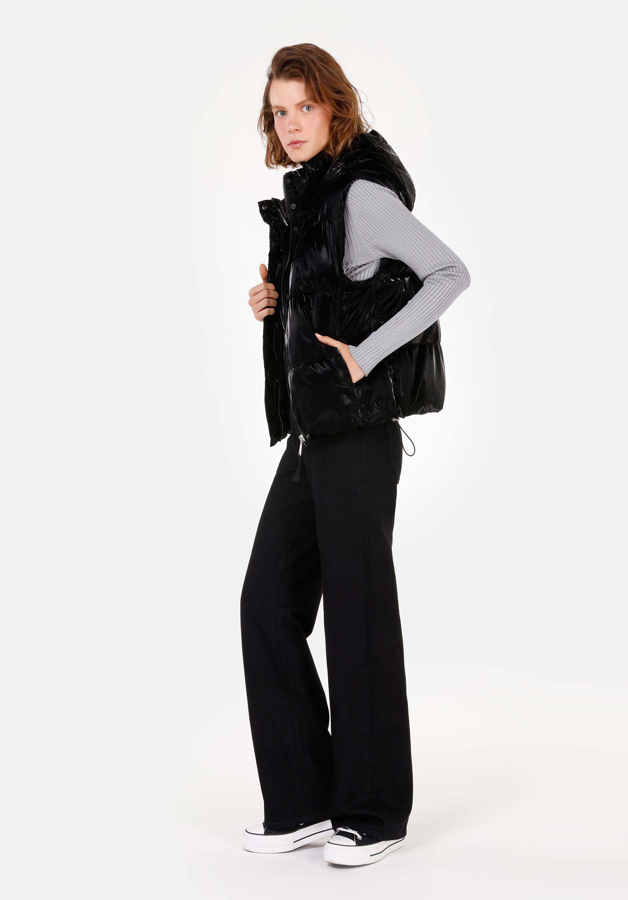 Regular Fit Kapüşonlu    Kadın Siyah Yelek