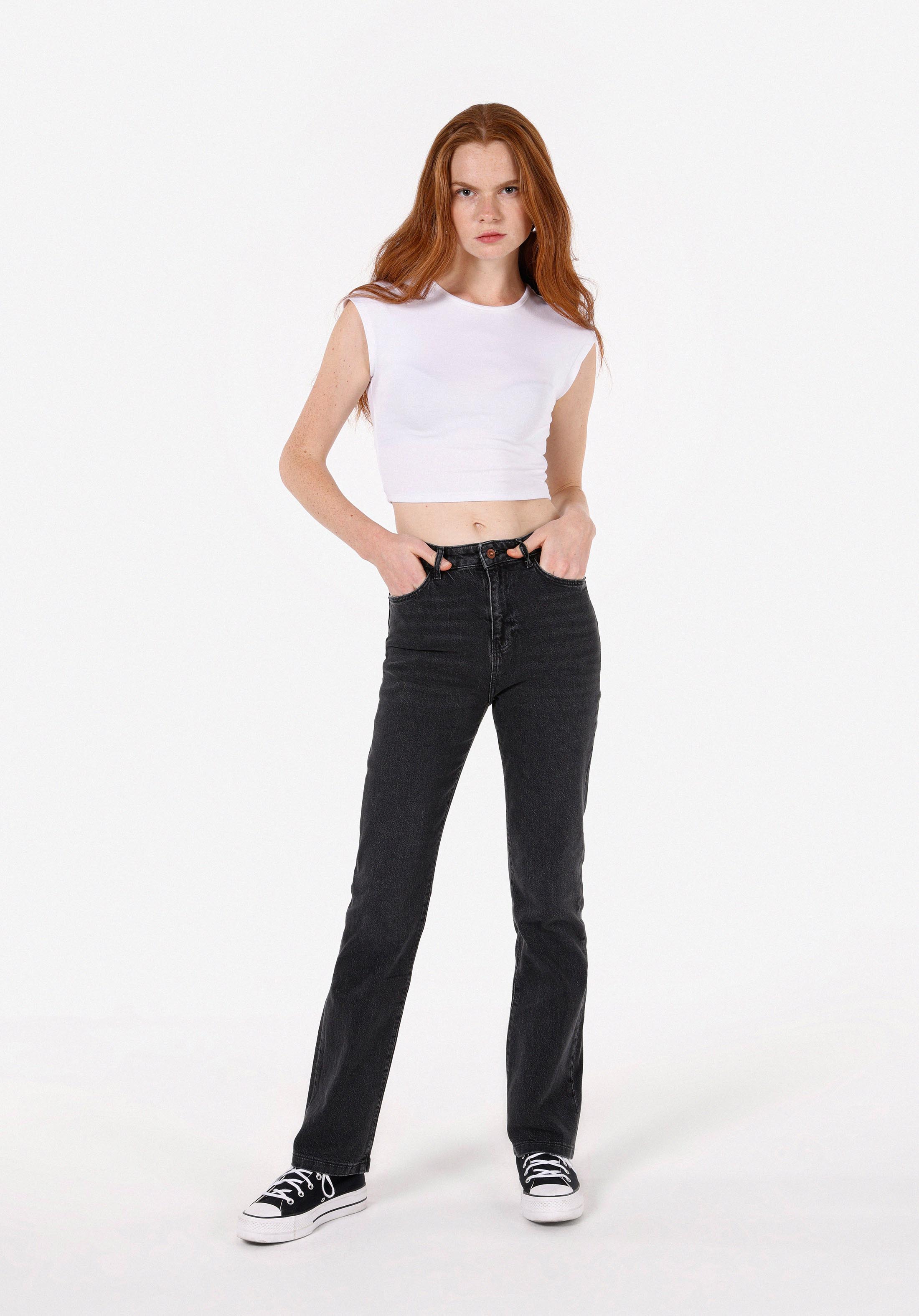 Regular Fit Orta Bel Slim Straight Leg Kadın Siyah Jean Pantolon