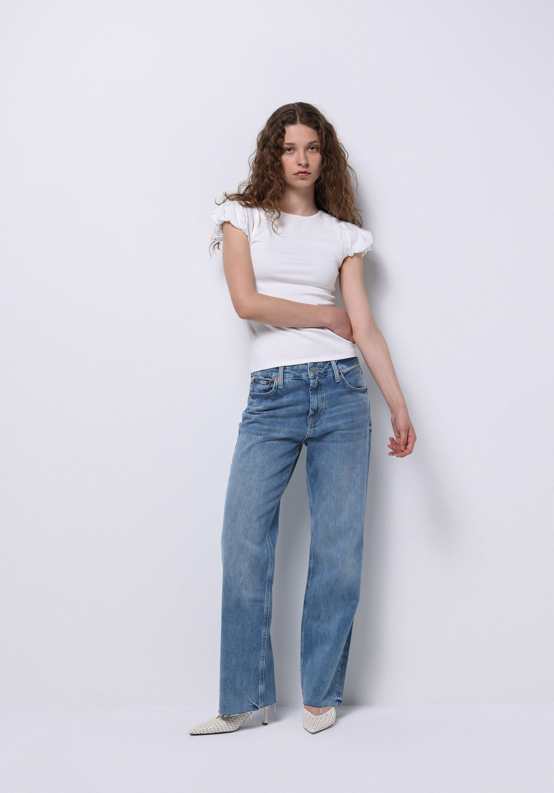 Slim Fit   Kadın Beyaz Kısa Kol Tişört