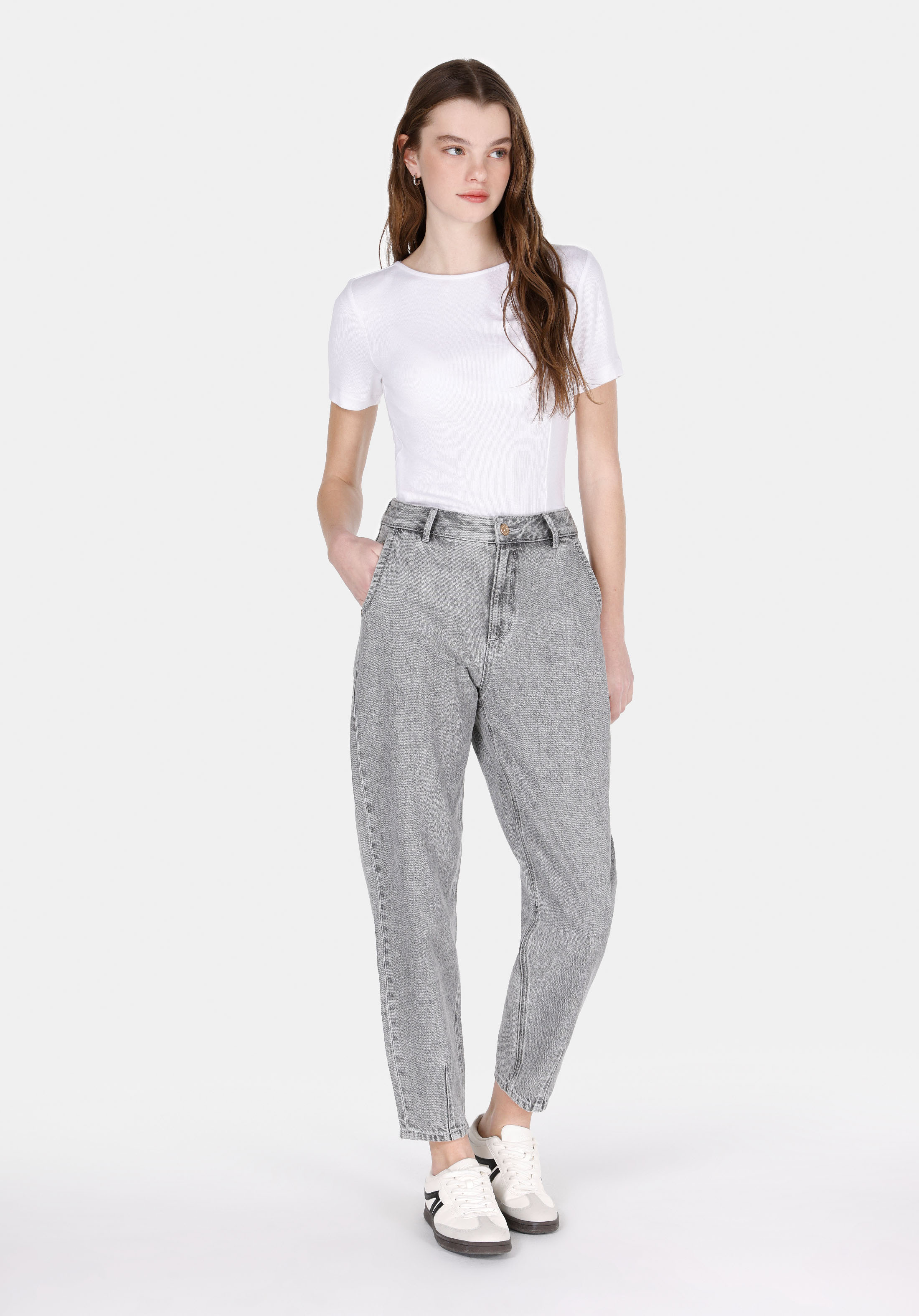 Slim Fit   Kadın Beyaz Kısa Kol Tişört