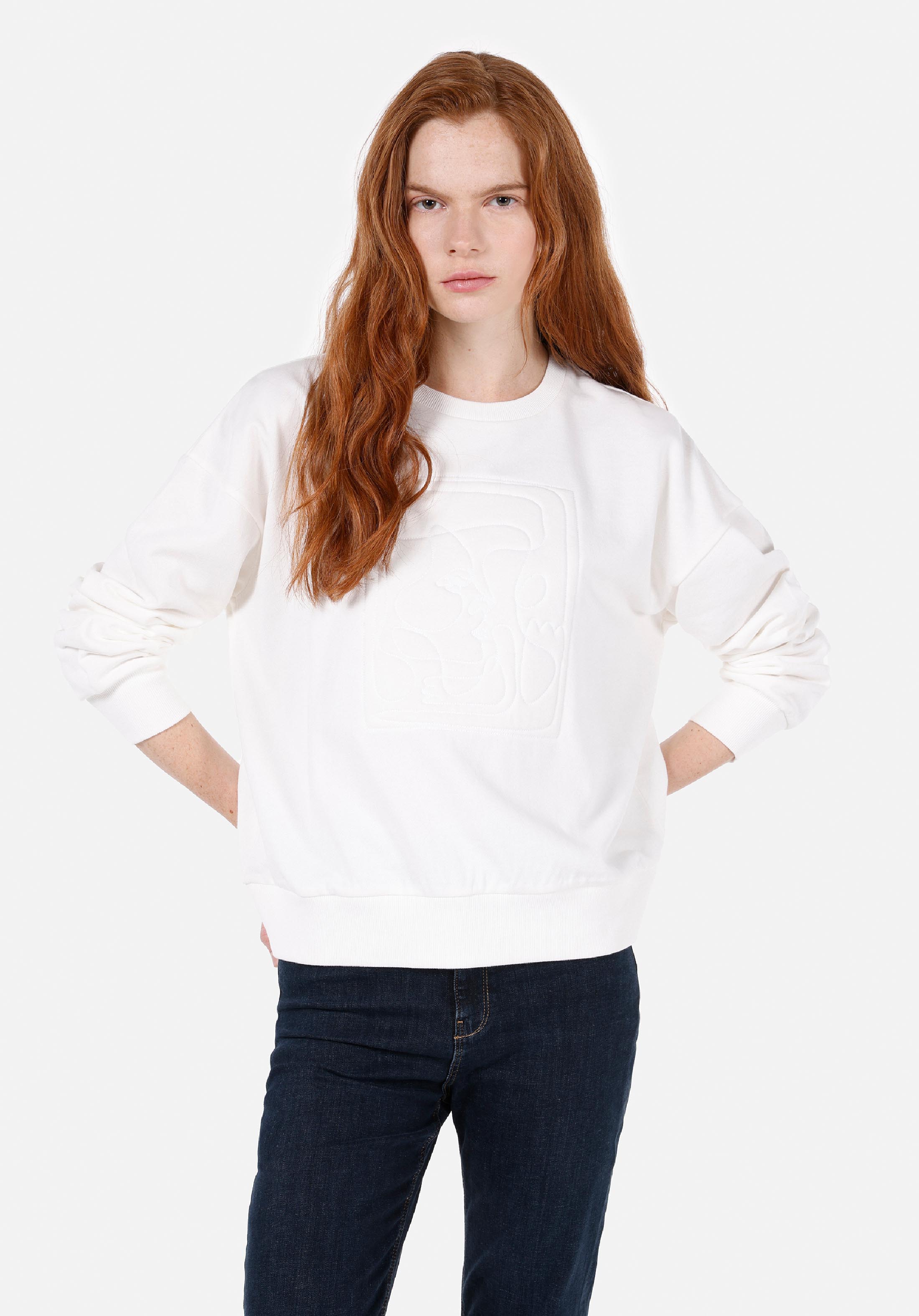 Regular Fit Yuvarlak Yaka Nakışlı Kadın Beyaz Sweatshirt
