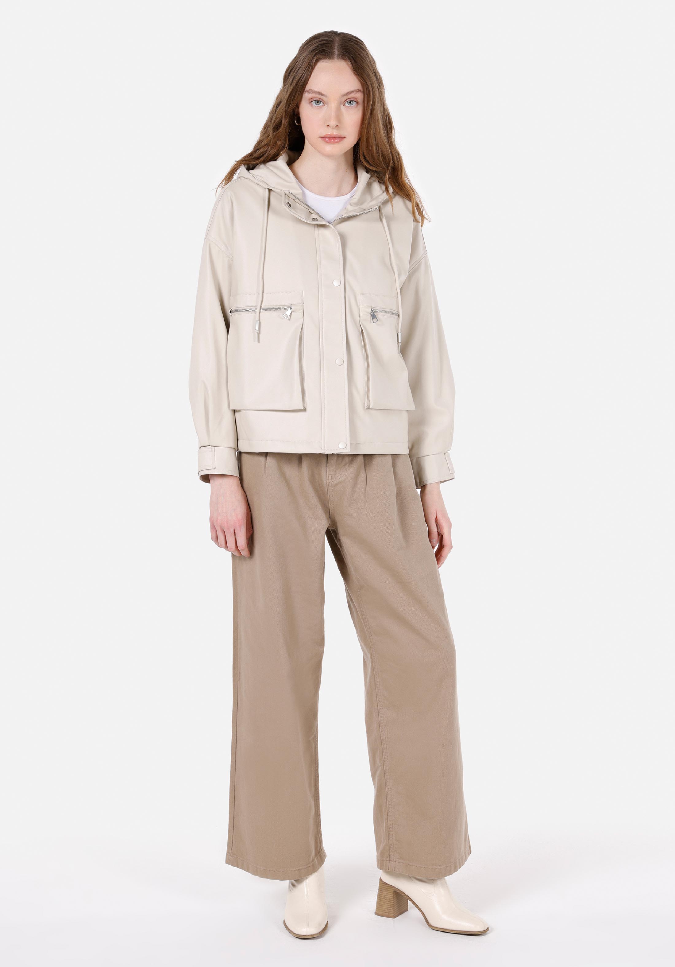 Regular Fit Kapüşonlu Fermuarlı Astarlı Kaplamalı Kadın Ekru Mont Pu