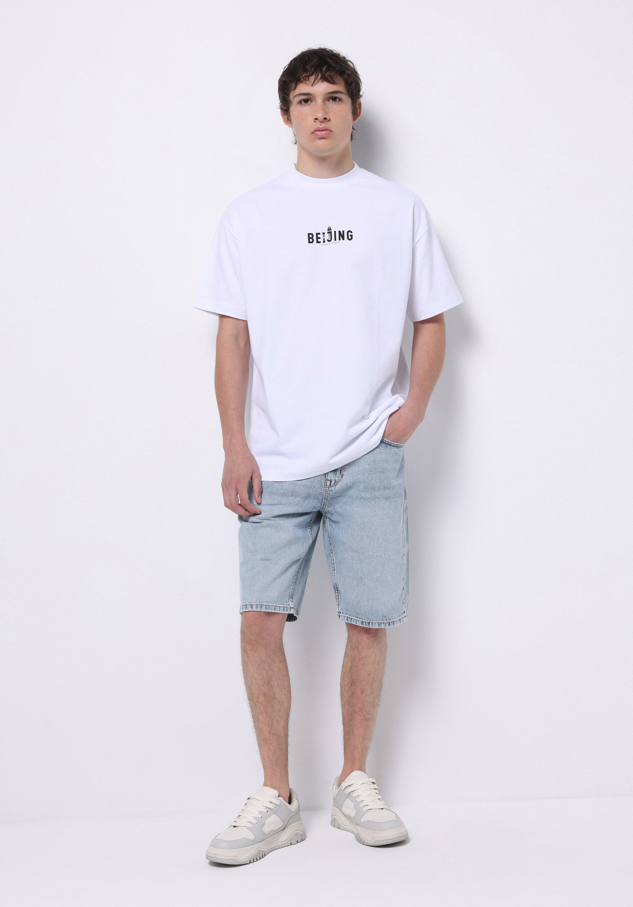 Regular Fit Orta Bel Düz Erkek Açik İndigo Jean Şort