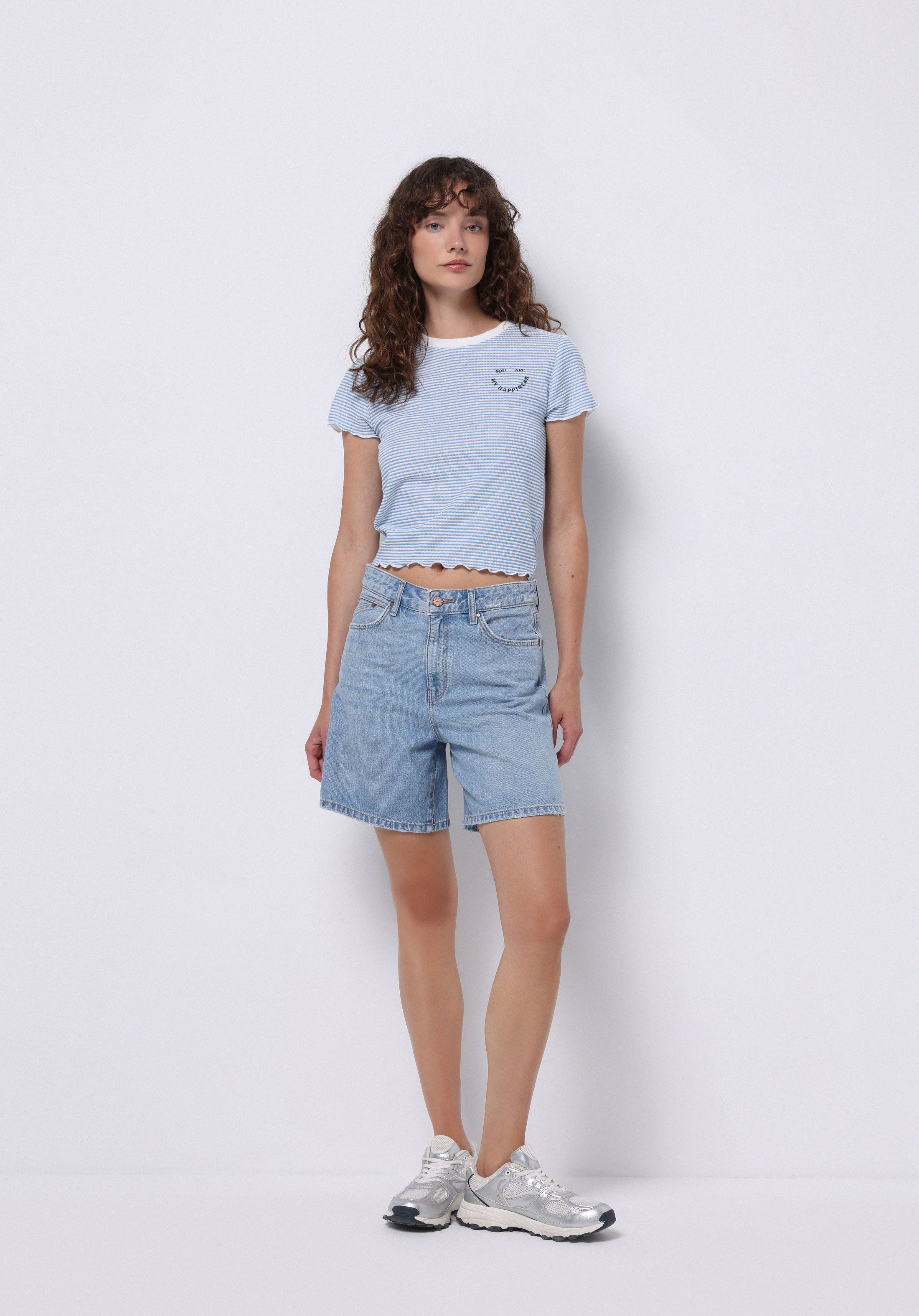 Slim Fit Yuvarlak Yaka Çizgili Kadın Mavi Kısa Kol Tişört