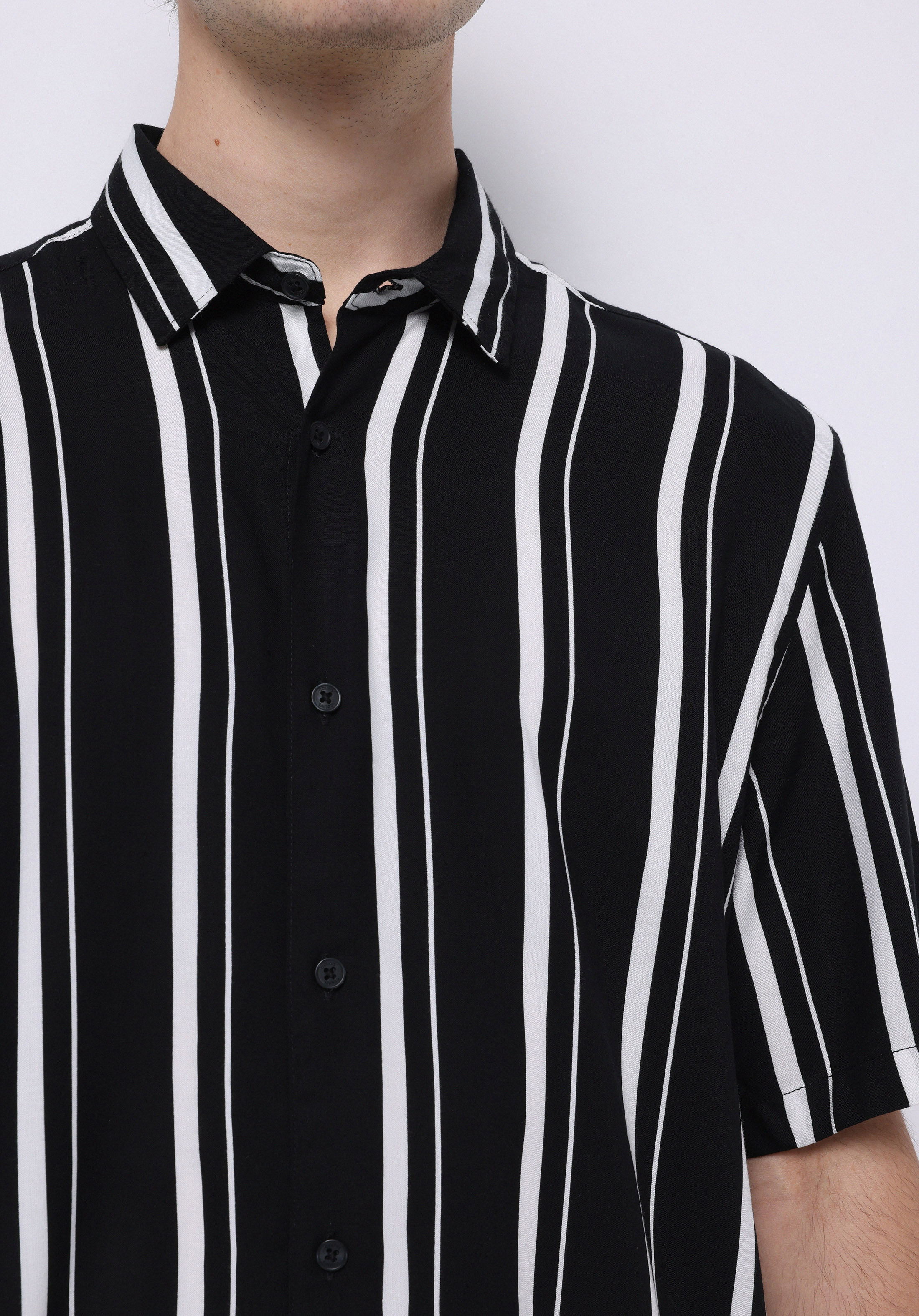 Regular Fit Shirt Neck Çizgili Erkek Siyah Kısa Kol Gömlek