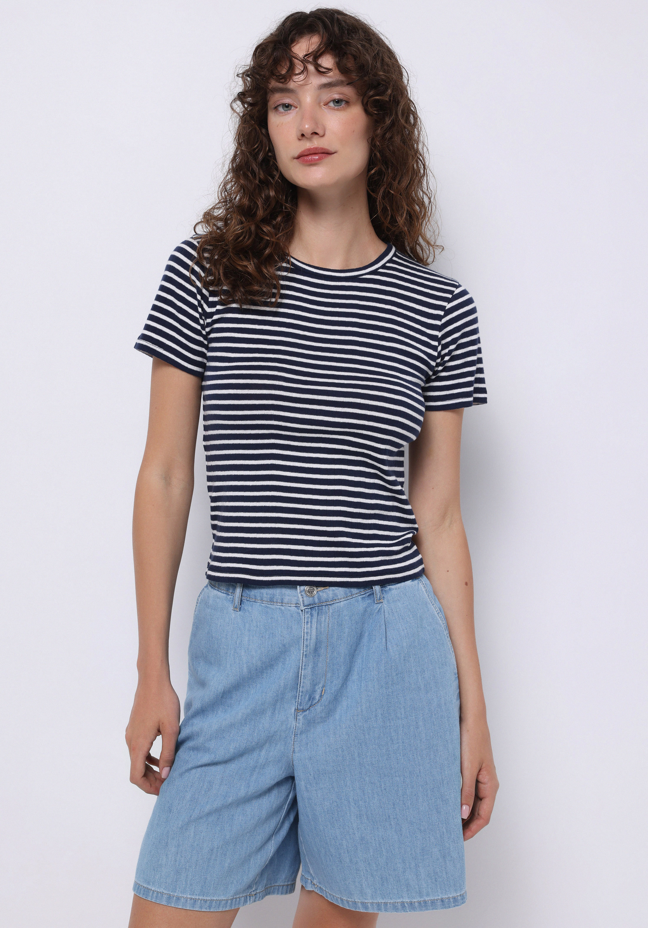 Slim Fit Yuvarlak Yaka Çizgili Kadın Lacivert Kısa Kol Tişört