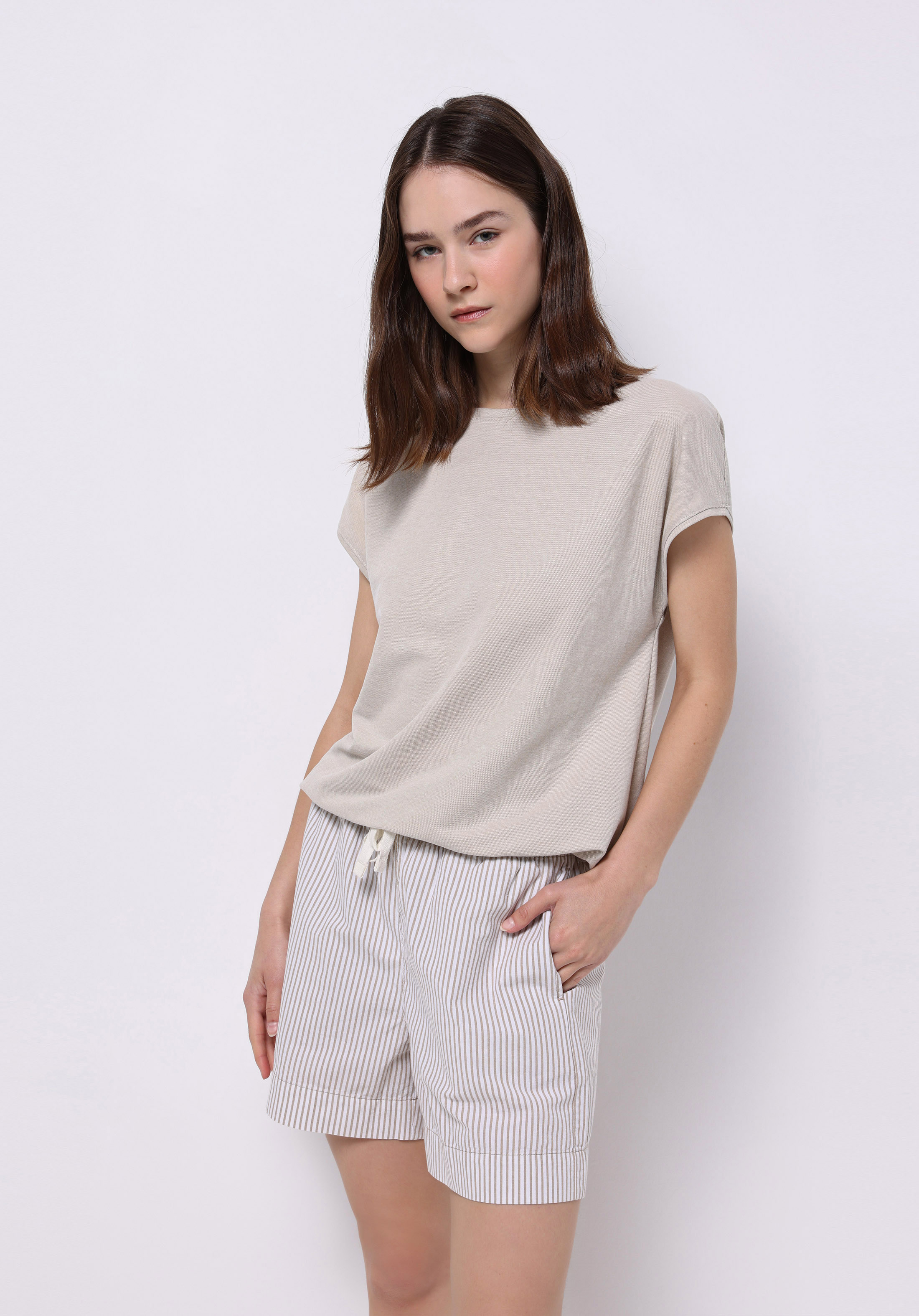 Regular Fit Yuvarlak Yaka Düz Kadın Bej Kısa Kol Tişört