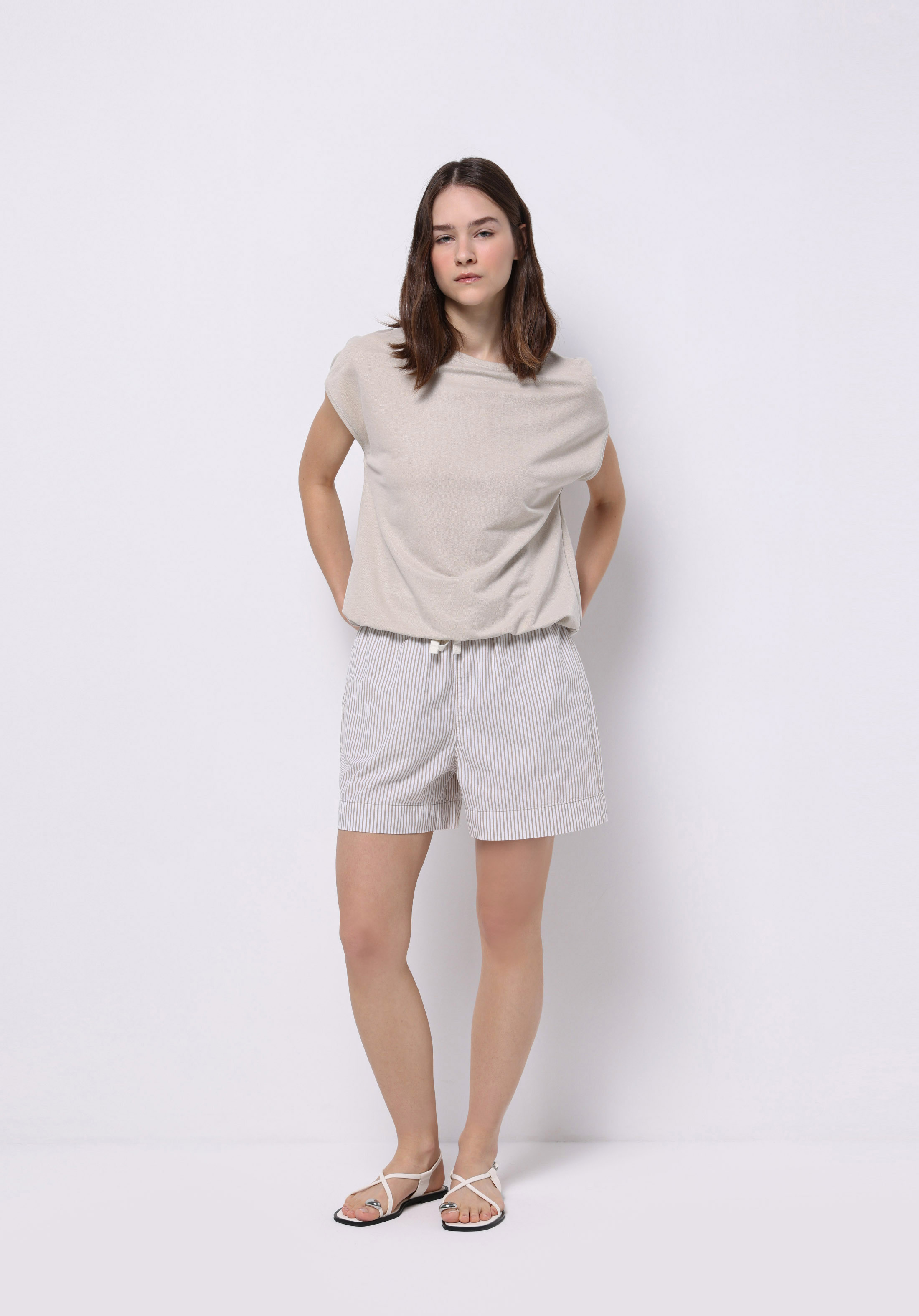 Regular Fit Yuvarlak Yaka Düz Kadın Bej Kısa Kol Tişört