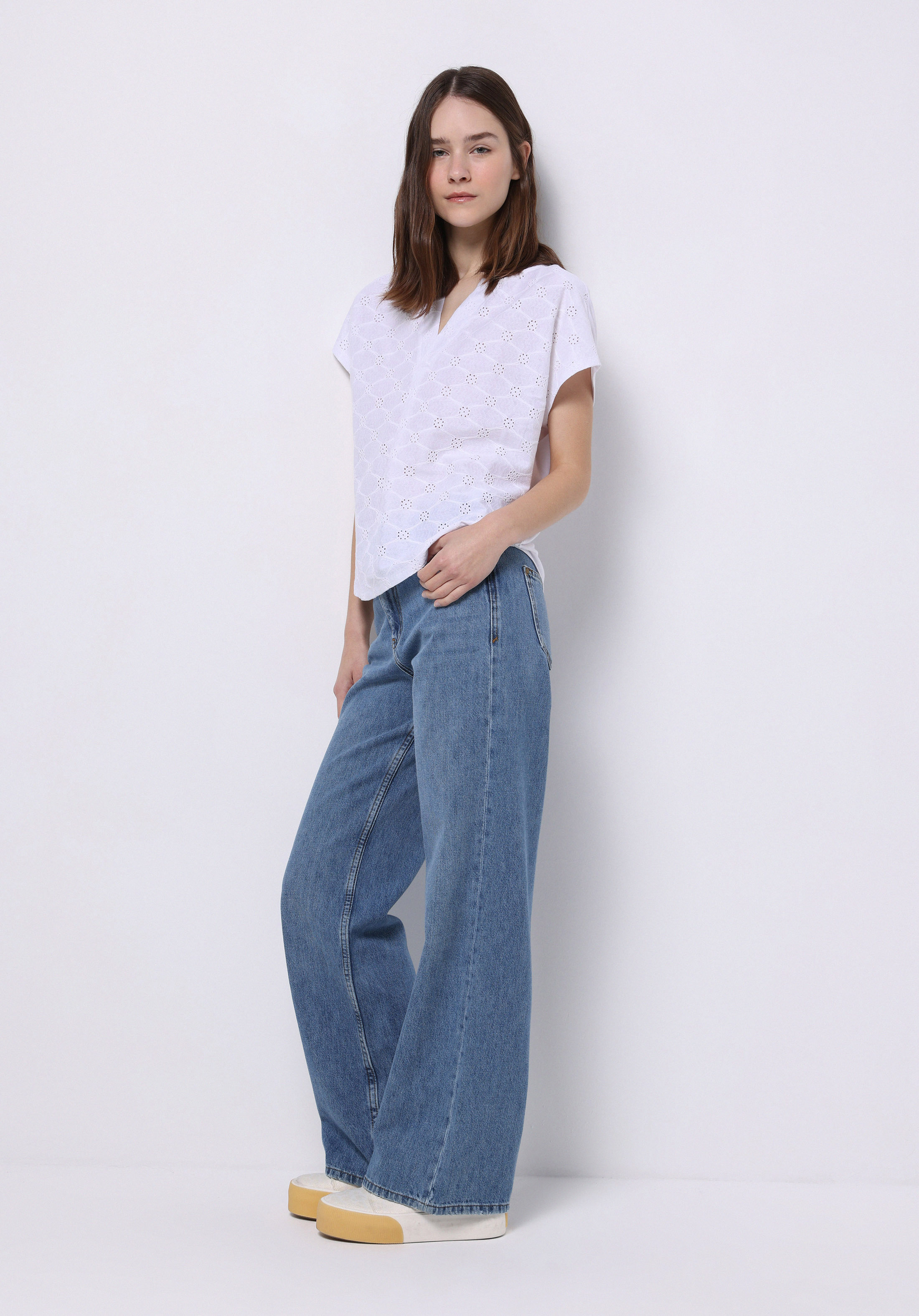 Regular Fit   Kadın Beyaz Kısa Kol Tişört