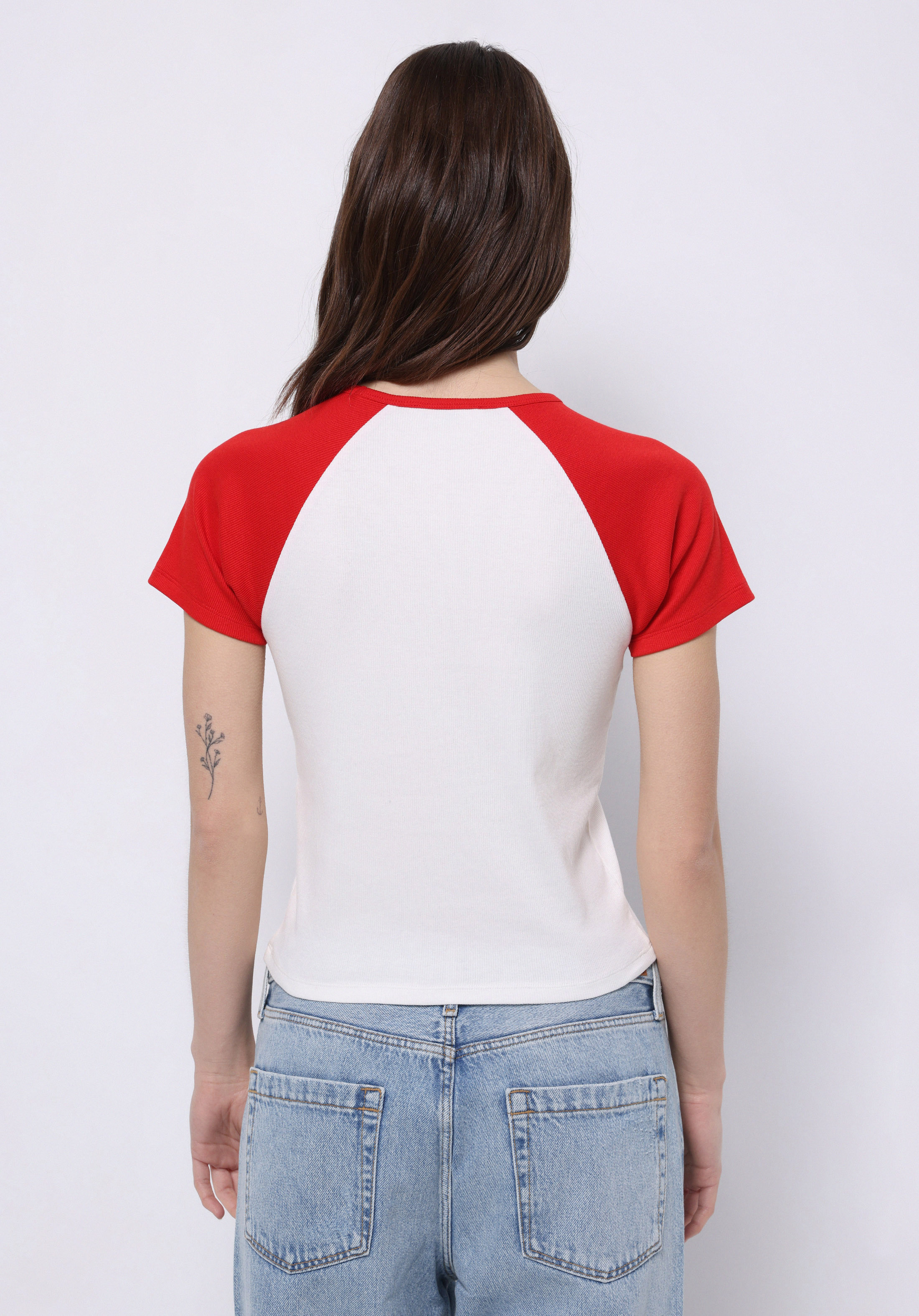 Slim Fit Yuvarlak Yaka Baskılı Kadın Beyaz Kısa Kol Tişört