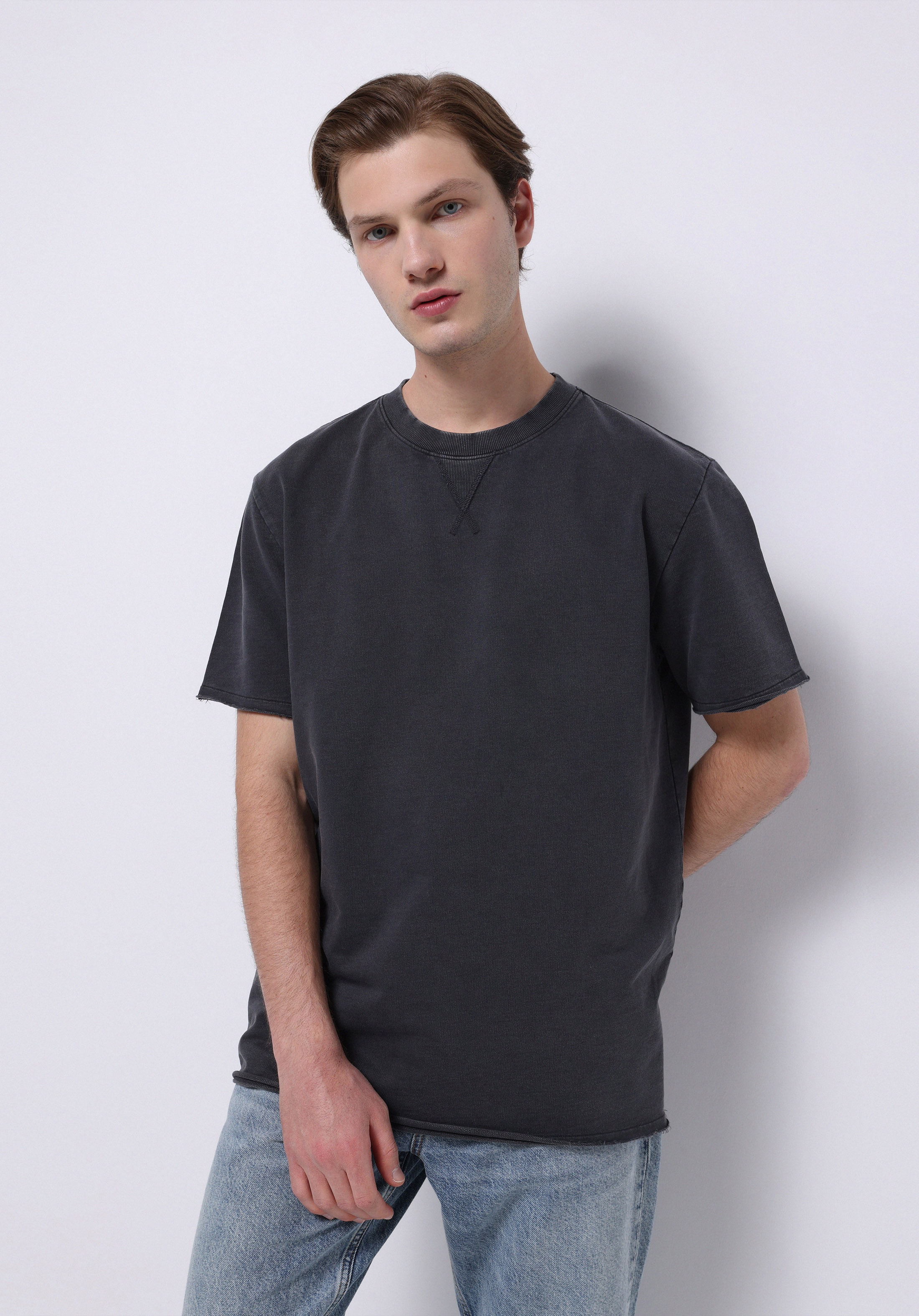 Comfort Fit Yuvarlak Yaka Düz Erkek Antrasit Kısa Kol Tişört