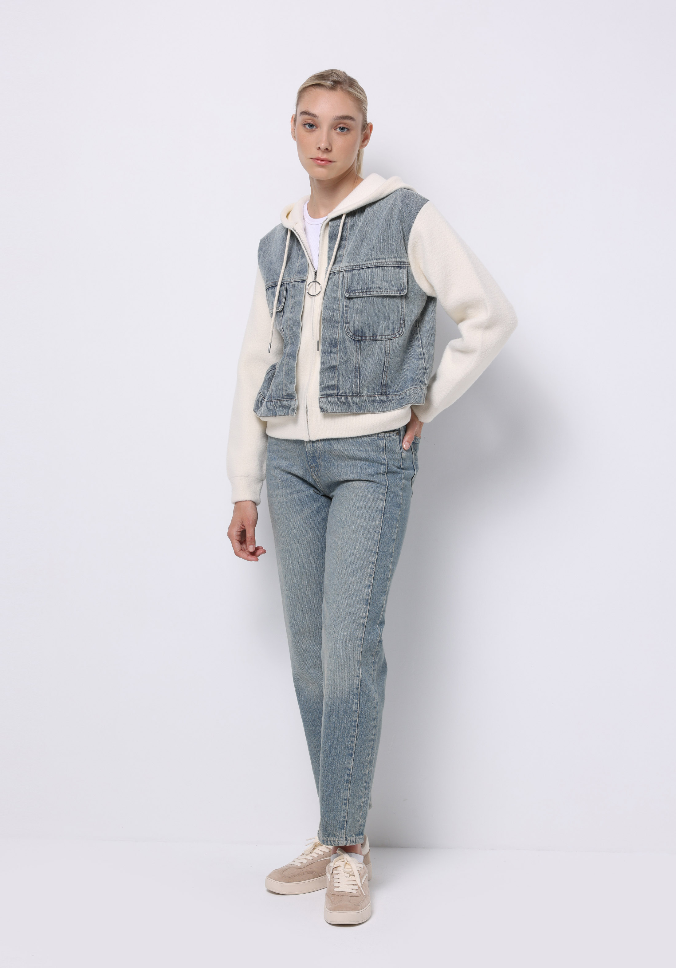 Regular Fit     Kadın Beyaz Hırka