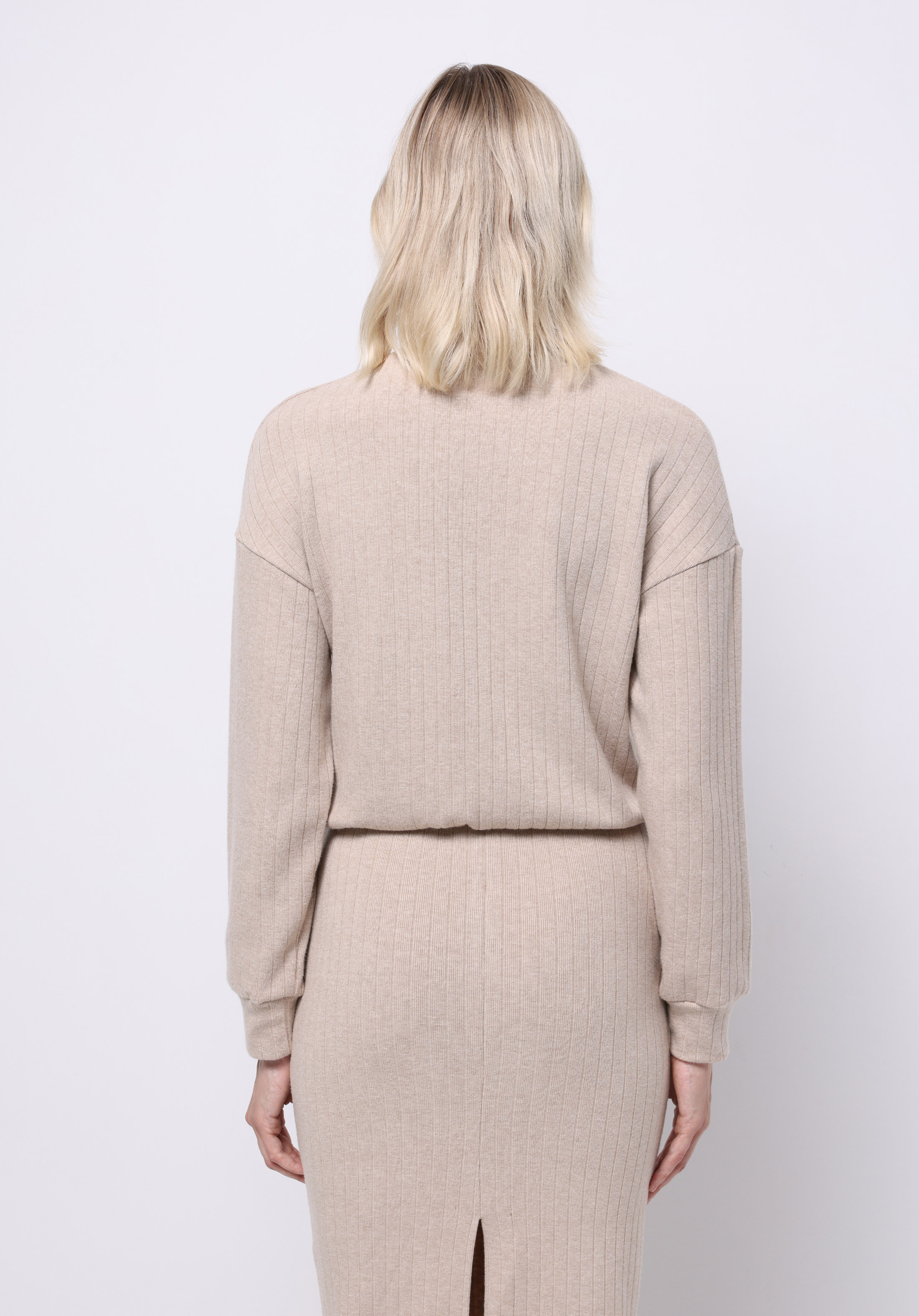 Regular Fit Dik Yaka Düz Kadın Bej Uzun Kol Tişört