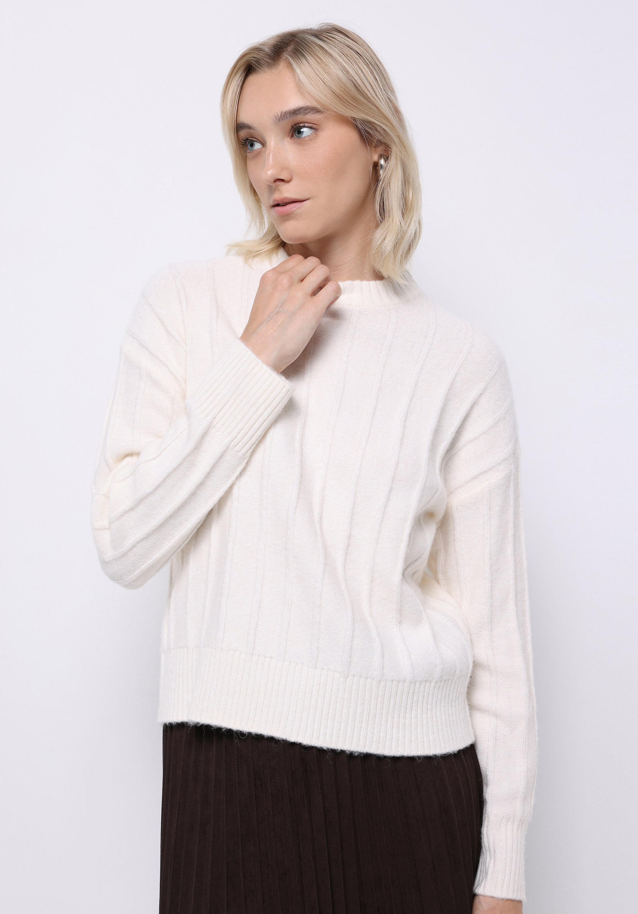 Regular Fit Yarım Balıkçı Yaka Düz Kadın Beyaz Kazak