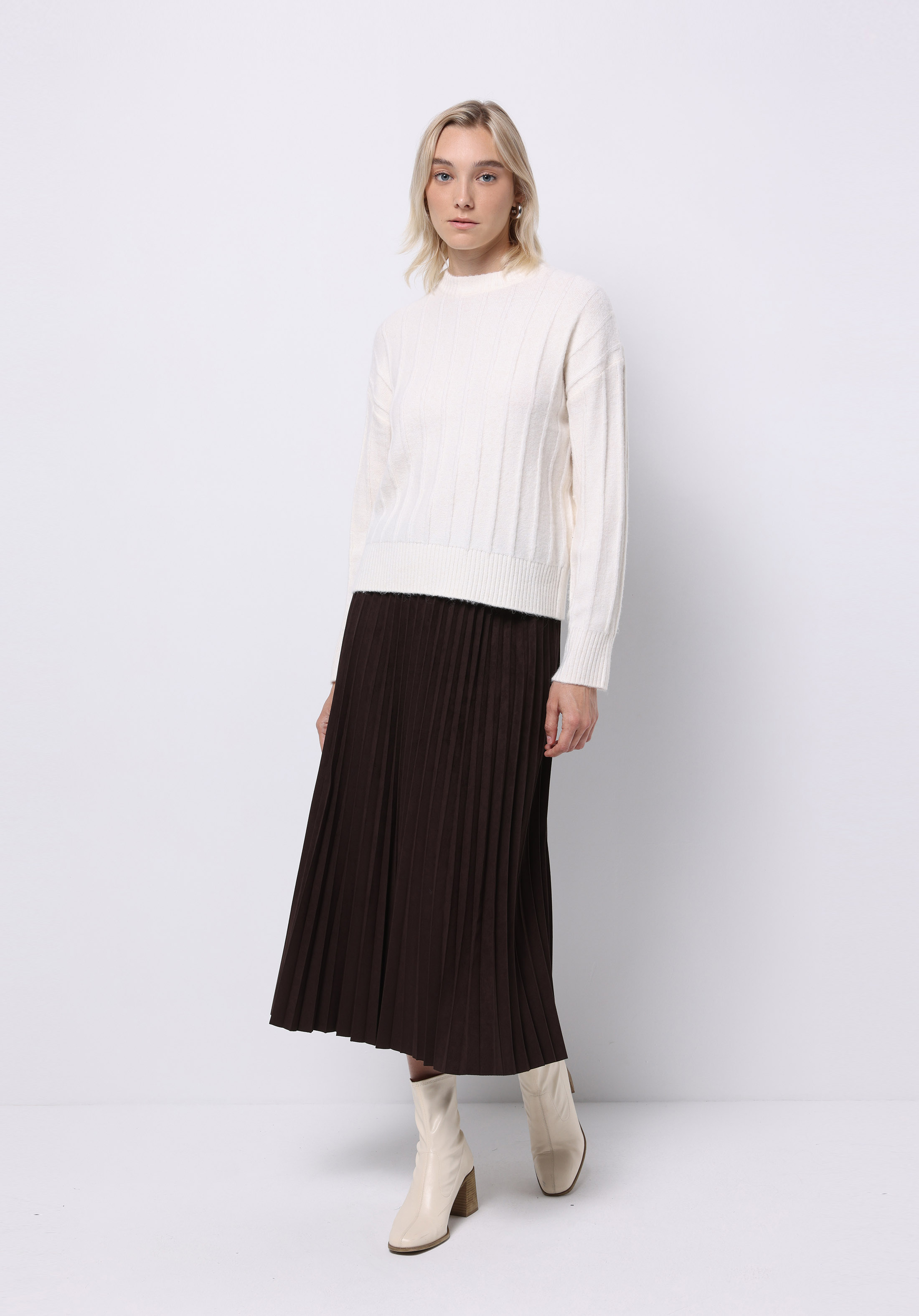 Regular Fit Yarım Balıkçı Yaka Düz Kadın Beyaz Kazak