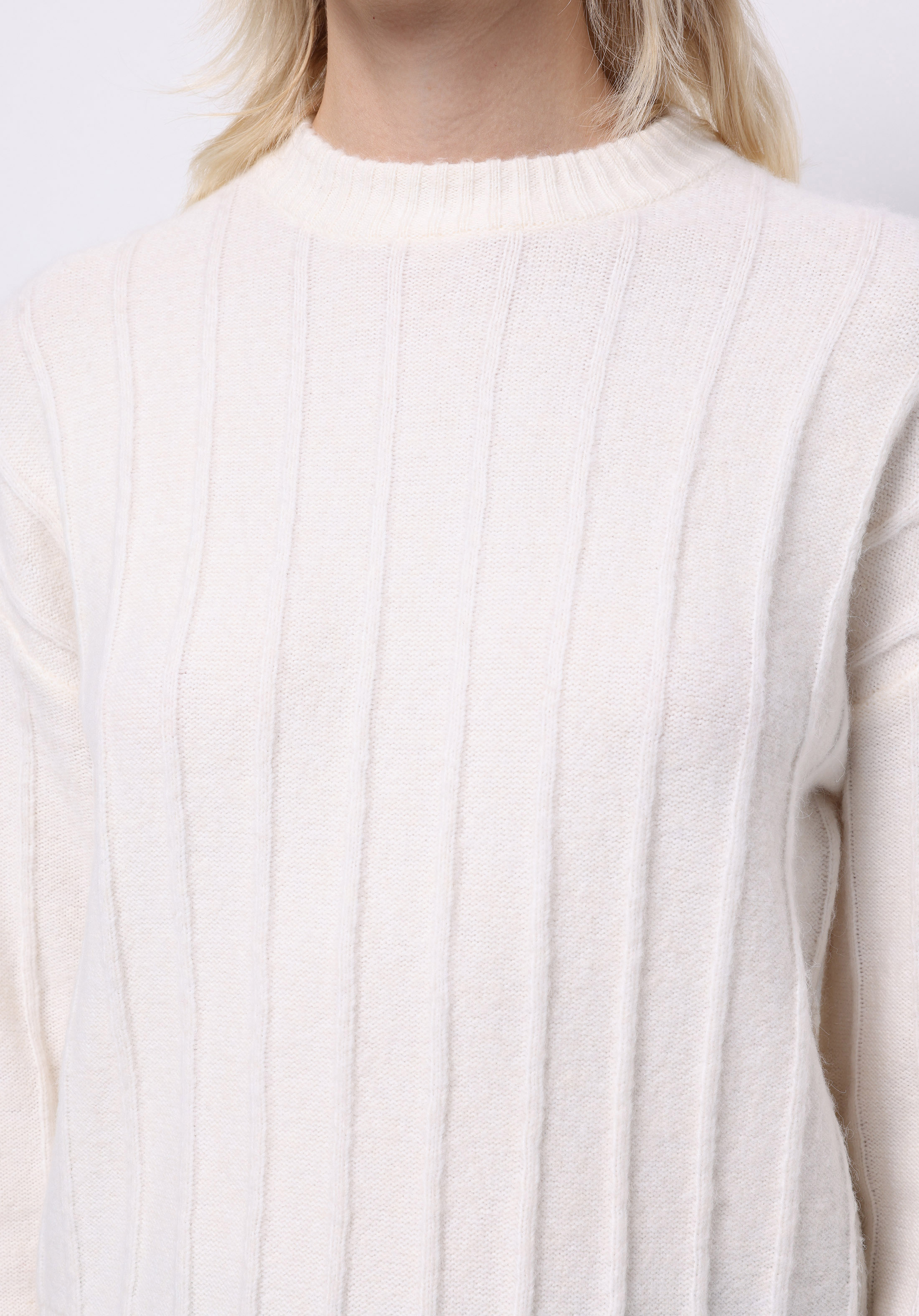 Regular Fit Yarım Balıkçı Yaka Düz Kadın Beyaz Kazak