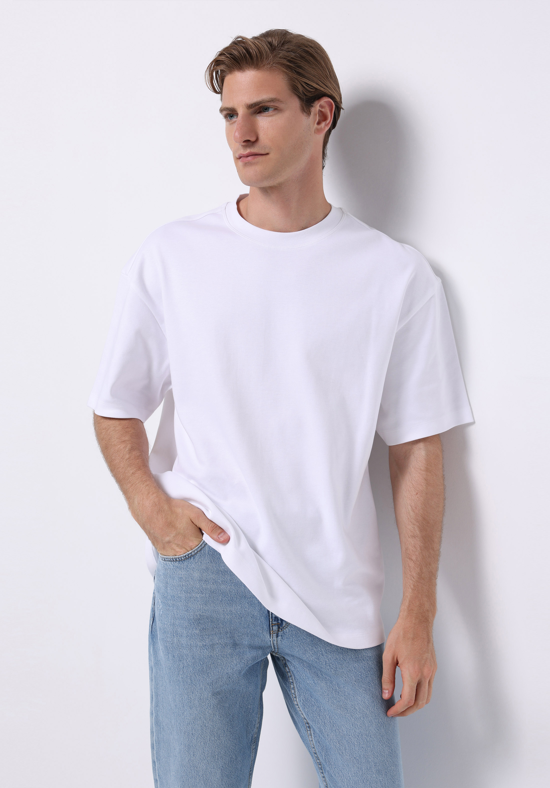 Oversize Fit Yuvarlak Yaka Düz Erkek Beyaz Kısa Kol Tişört