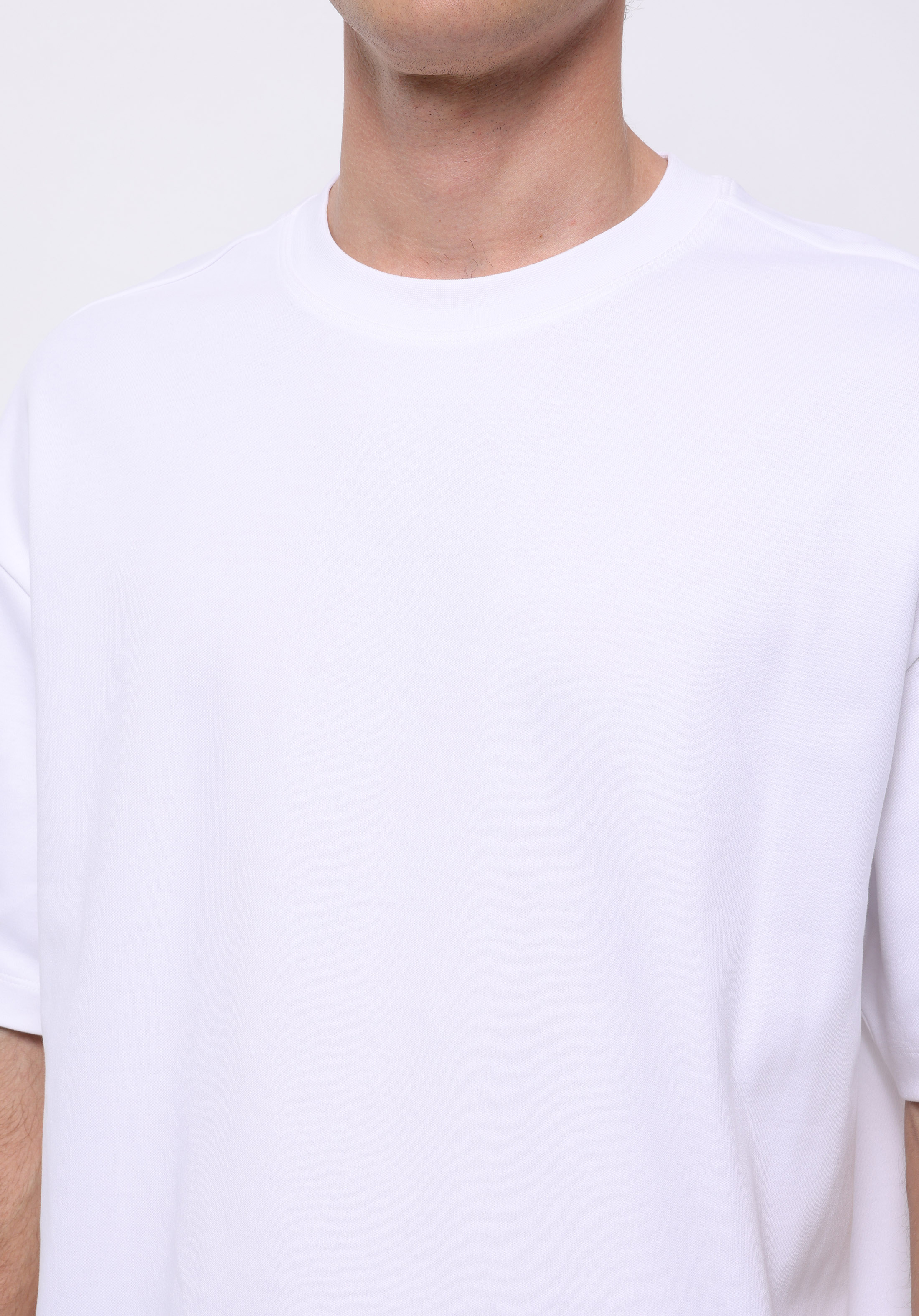 Oversize Fit Yuvarlak Yaka Düz Erkek Beyaz Kısa Kol Tişört