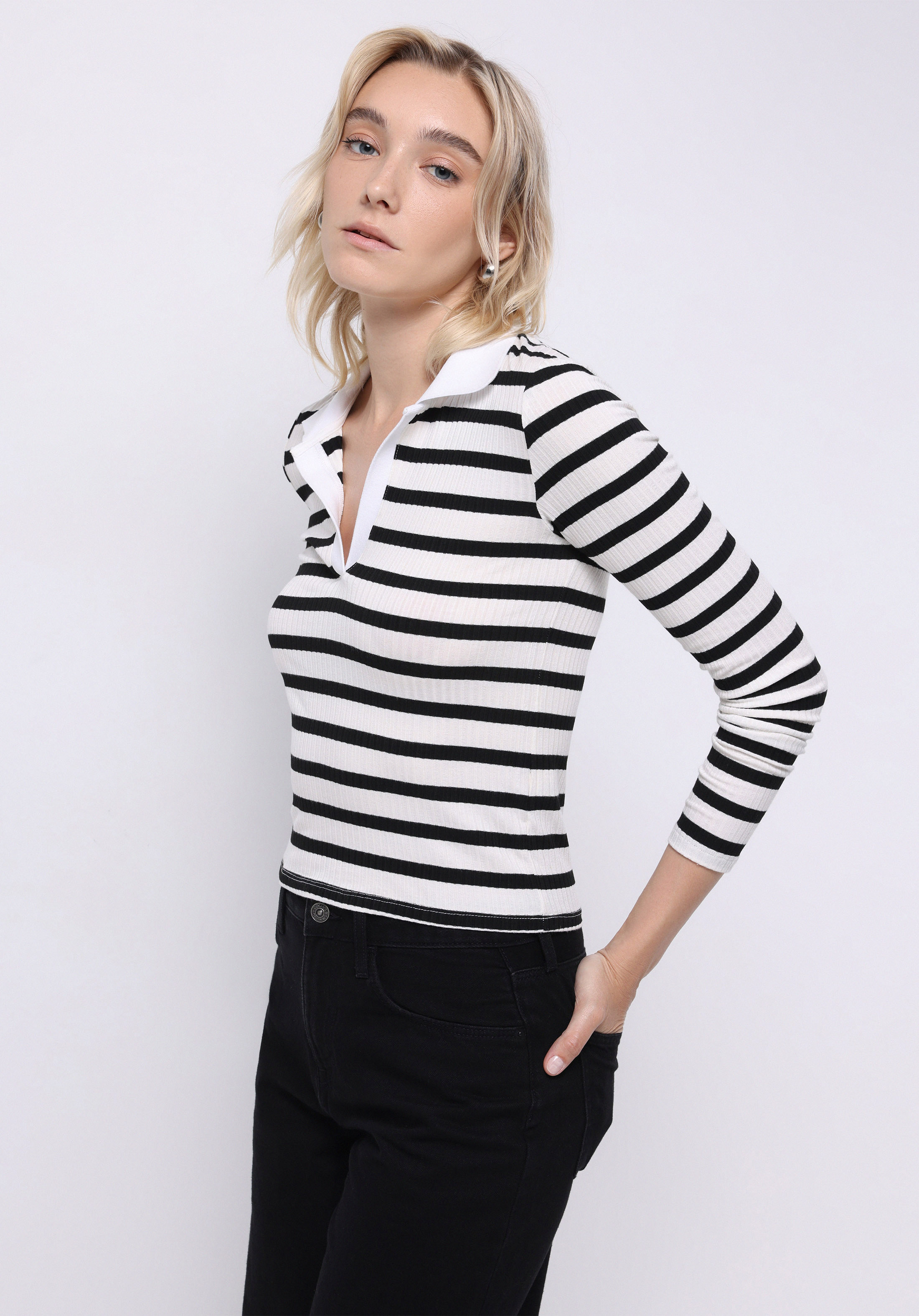 Slim Fit Polo Yaka Çizgili Kadın Siyah Uzun Kol Tişört