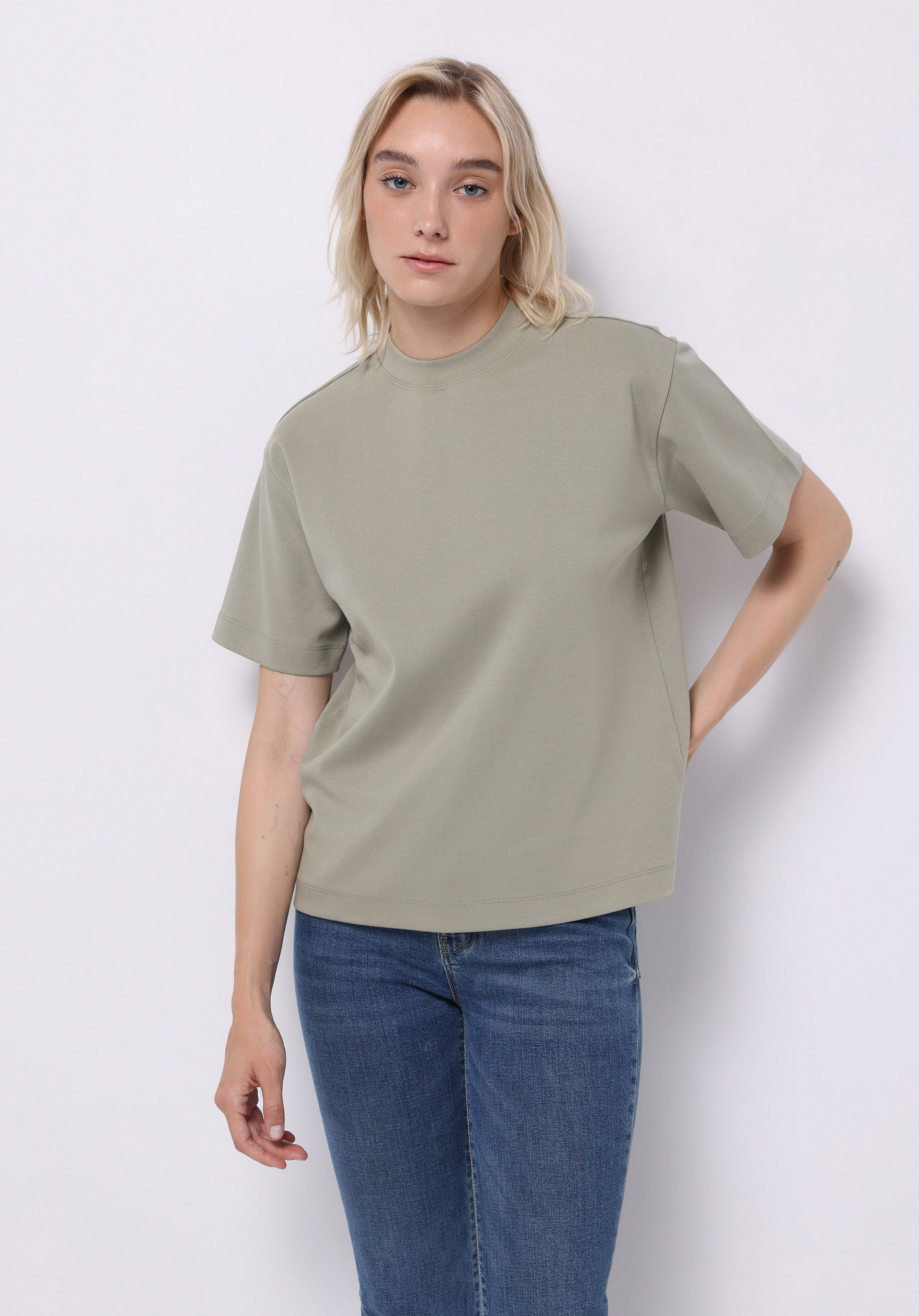 Regular Fit Yuvarlak Yaka Düz Kadın Yeşil Kısa Kol Tişört