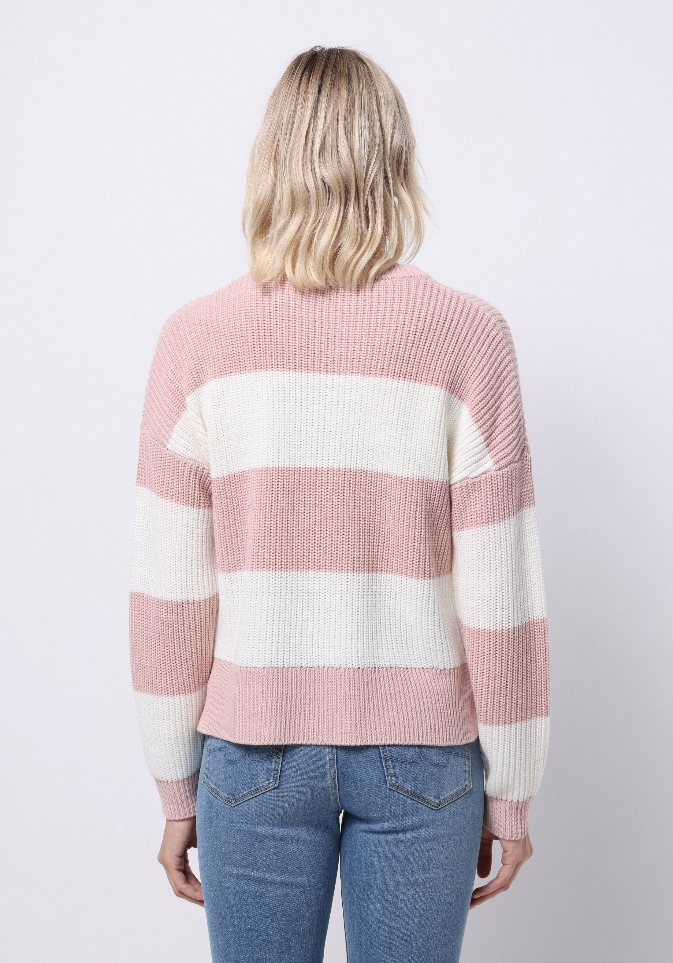 Regular Fit Yuvarlak Yaka Çizgili Kadın Pembe Kazak