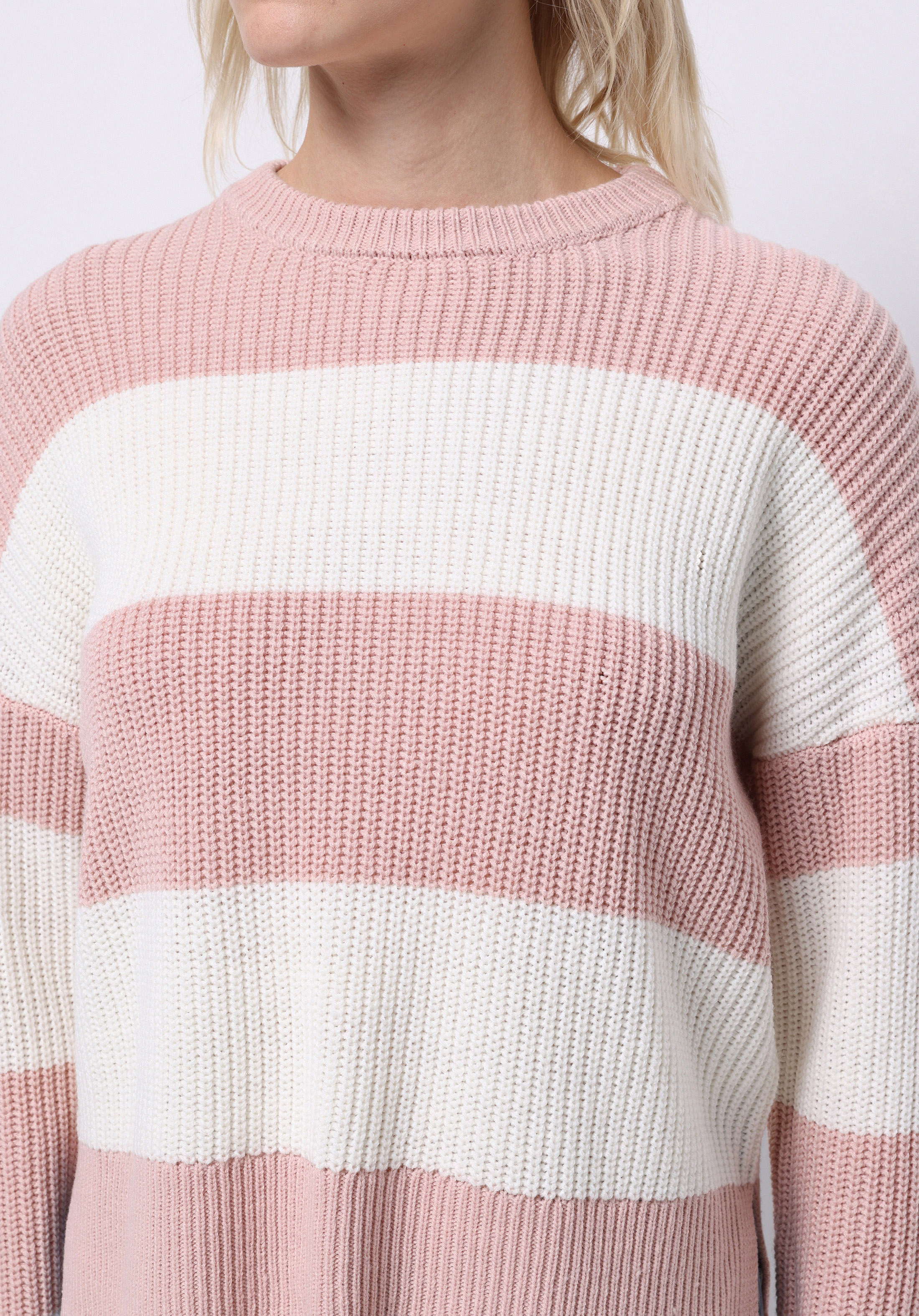 Regular Fit Yuvarlak Yaka Çizgili Kadın Pembe Kazak