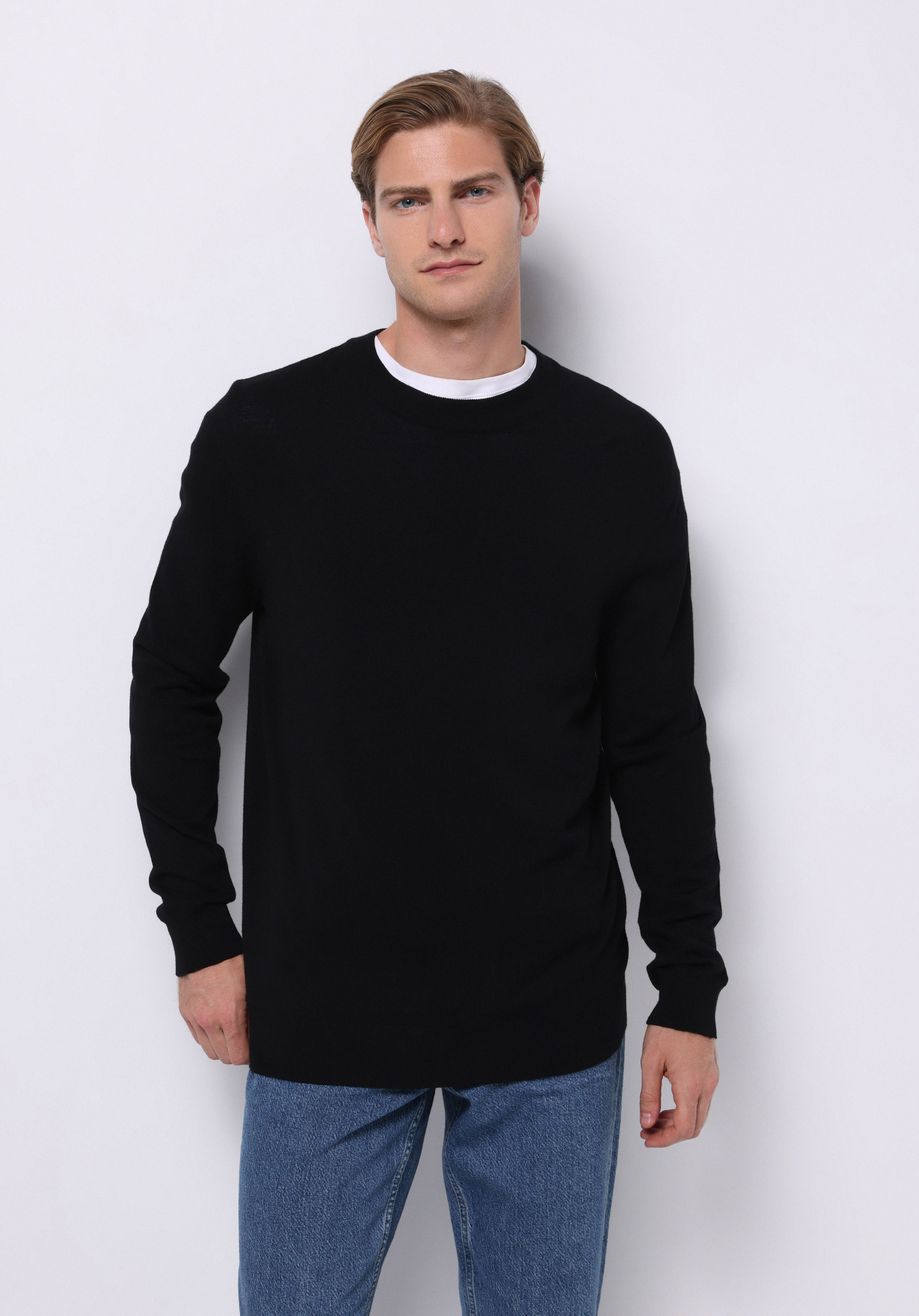 Regular Fit Yuvarlak Yaka Jakarlı Erkek Siyah Kazak