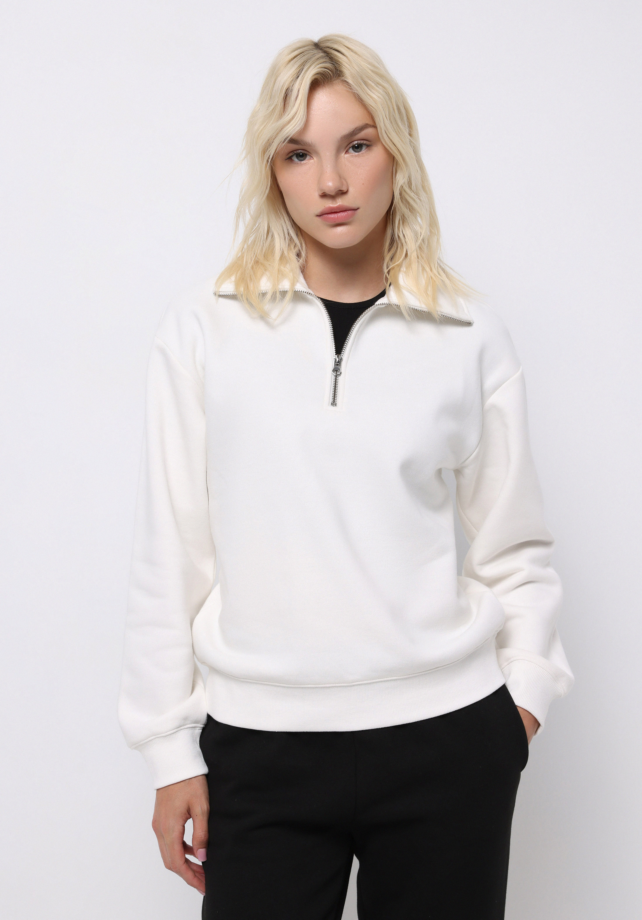 Regular Fit Fermuarlı Nakışlı Kadın Beyaz Sweatshirt